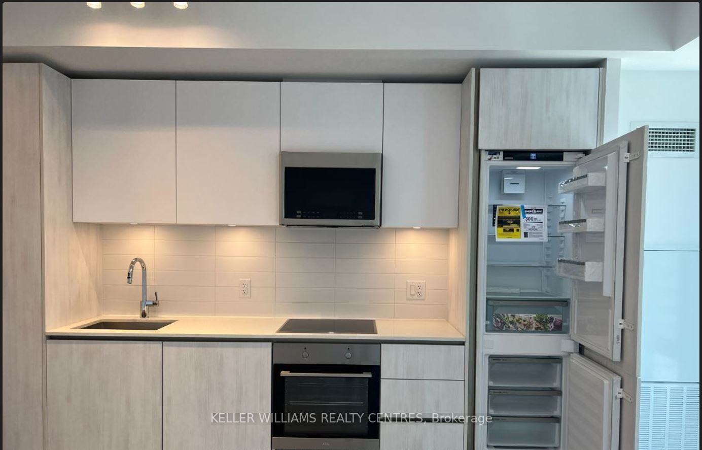 #3515 - 8 Widmer Street Property Photo 6