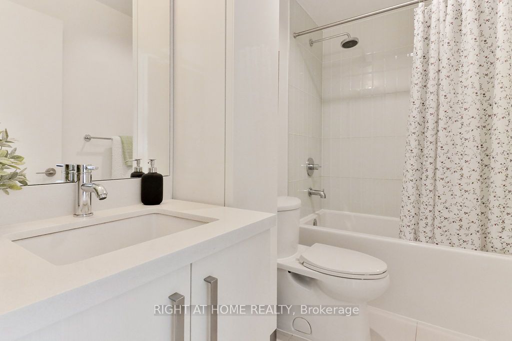 #s803 - 120 Bayview Avenue Property Photo 9
