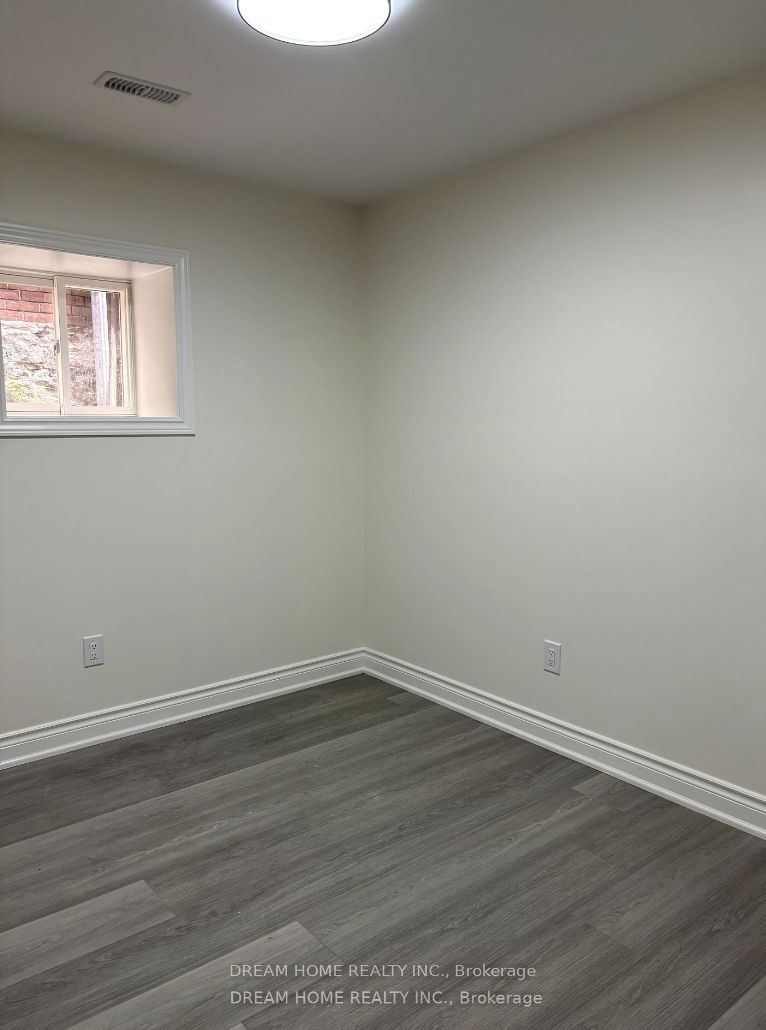 #b03 - 643 Bathurst Street Property Photo 2