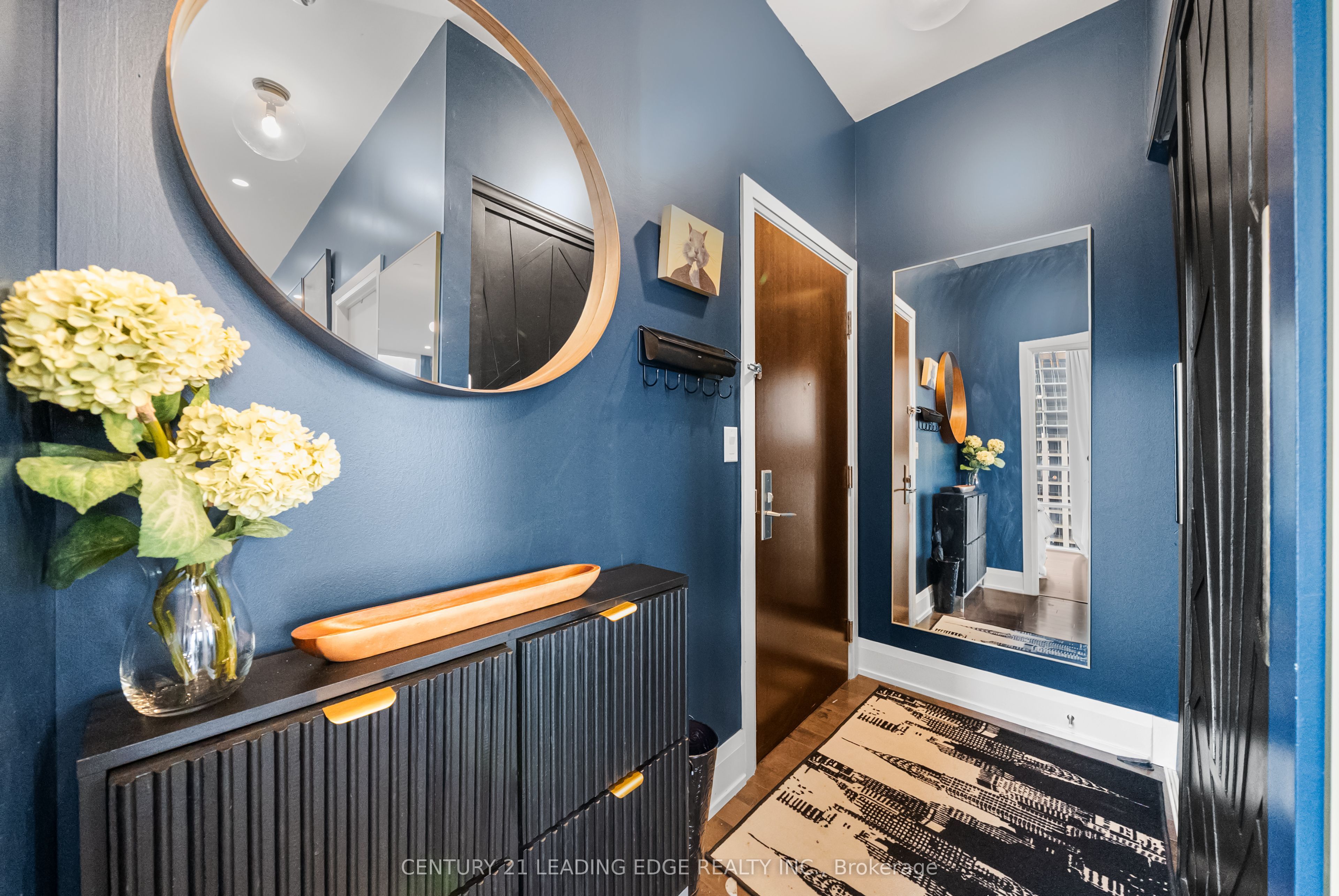 #ph203 - 460 Adelaide Street Property Photo 2