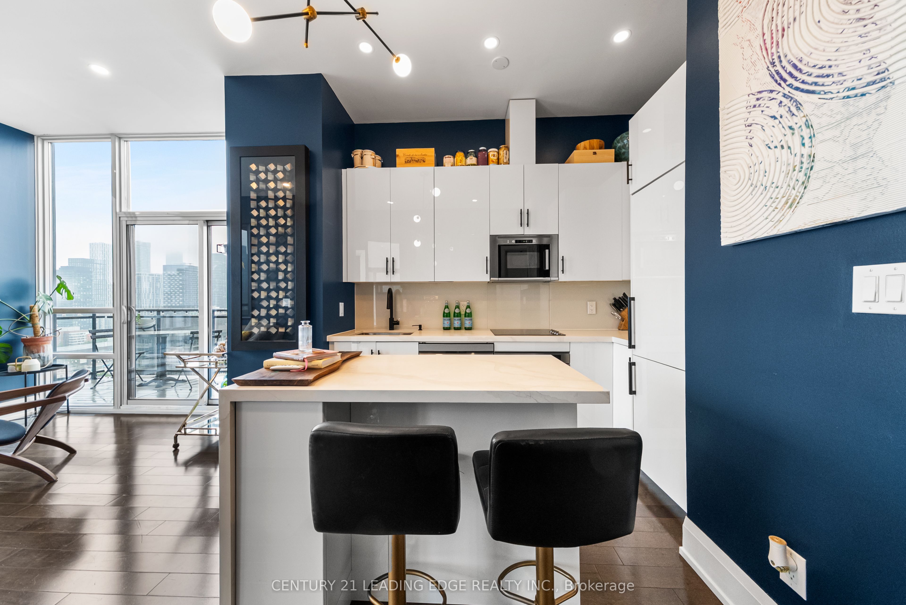 #ph203 - 460 Adelaide Street Property Photo 8