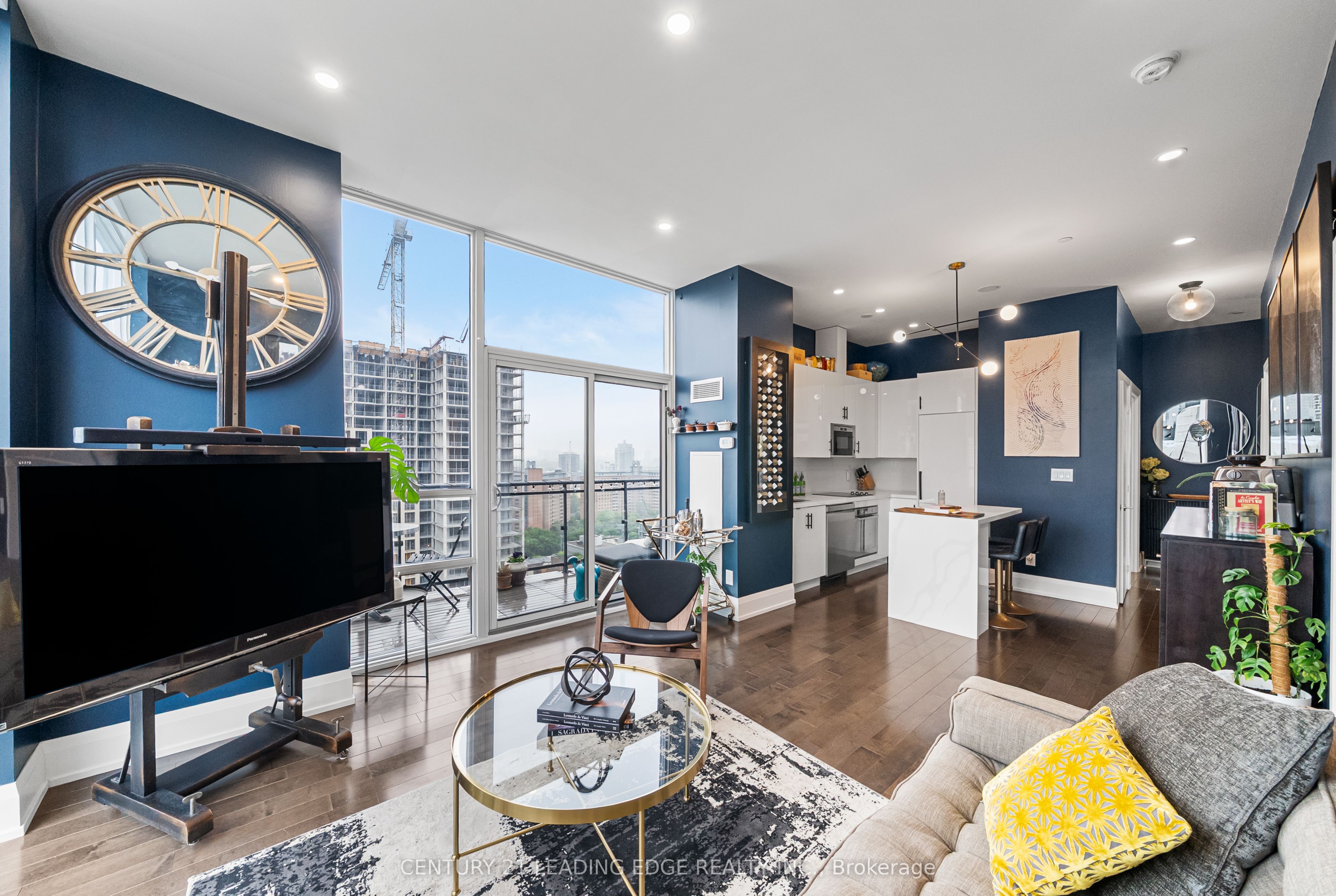 #ph203 - 460 Adelaide Street Property Photo 15