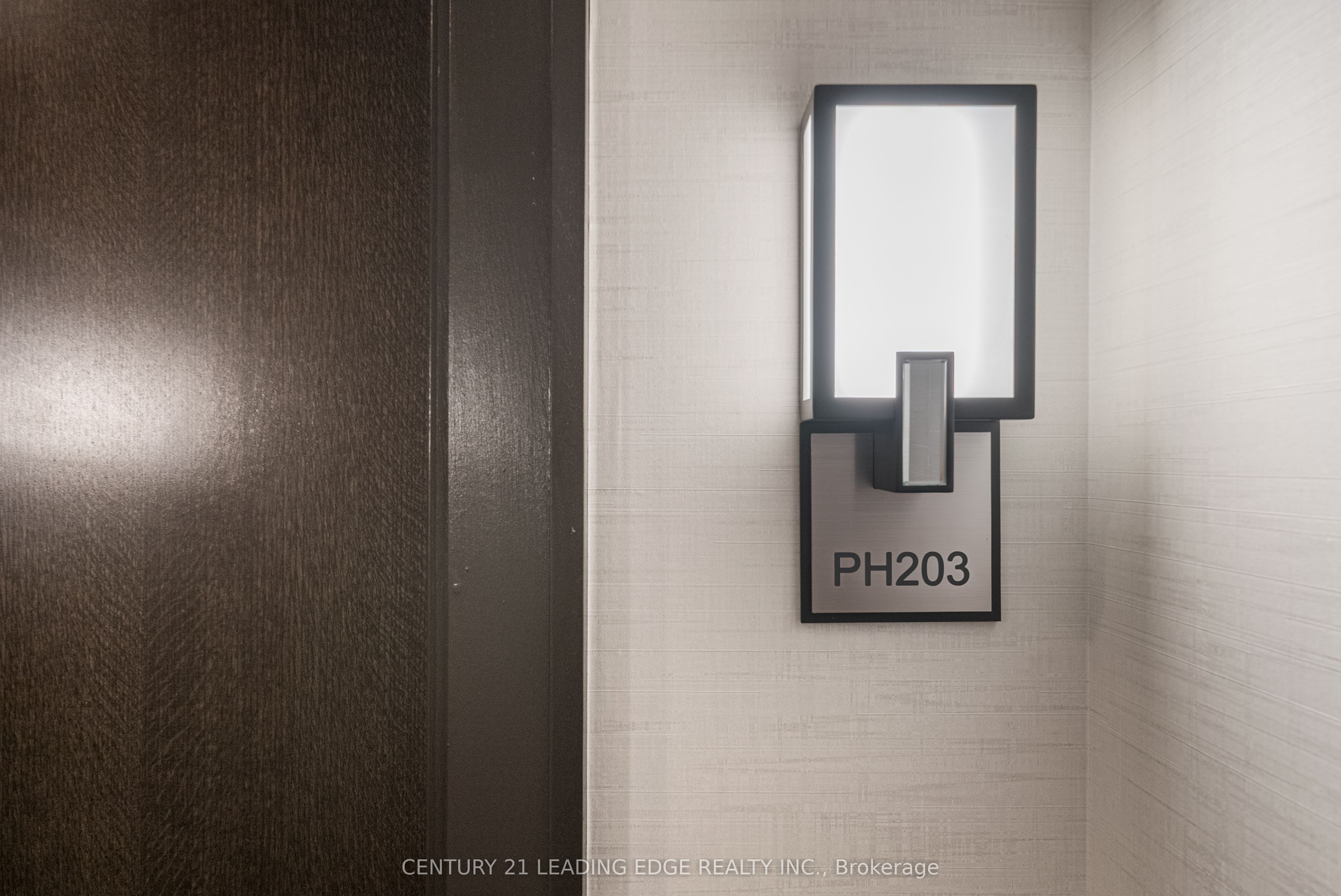 #ph203 - 460 Adelaide Street Property Photo 38