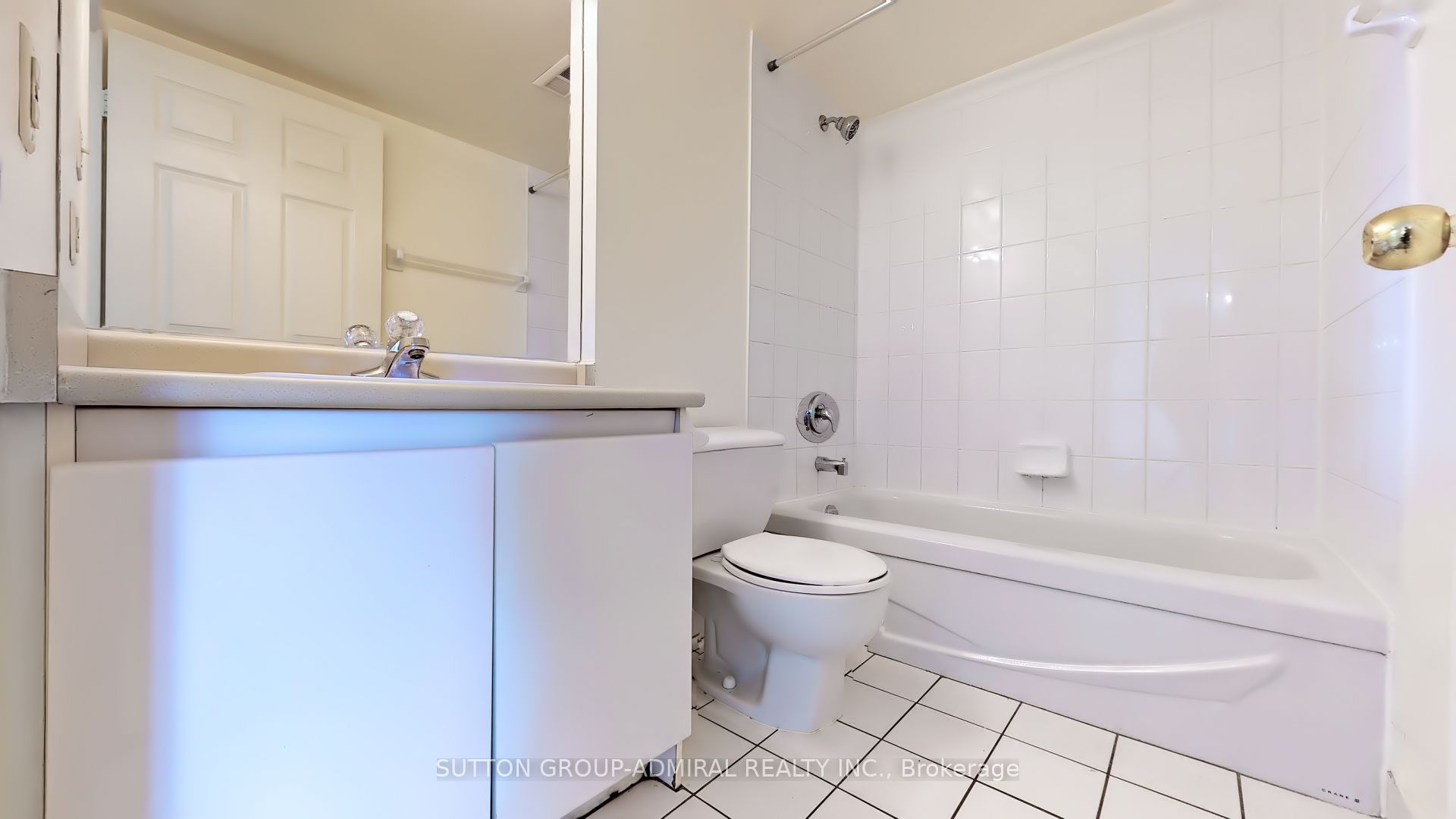 #2508 - 736 Bay Street Property Photo 8