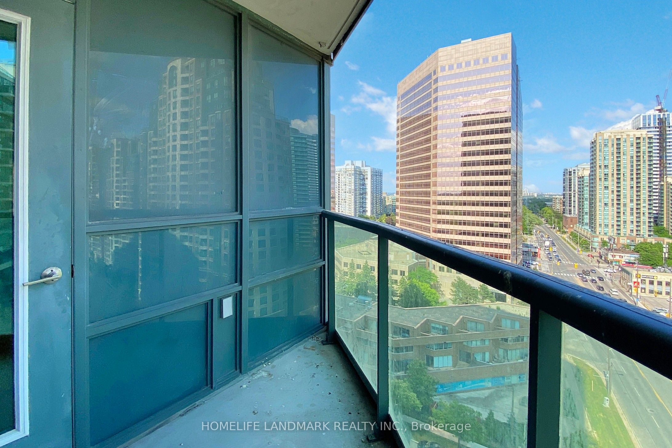 #1405 - 15 Greenview Avenue Property Photo 17