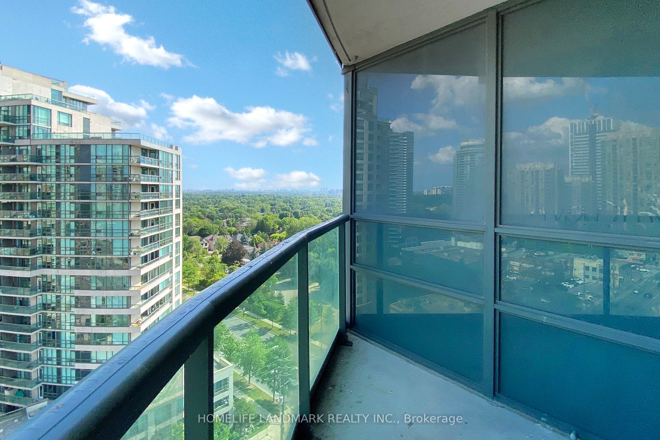 #1405 - 15 Greenview Avenue Property Photo 18