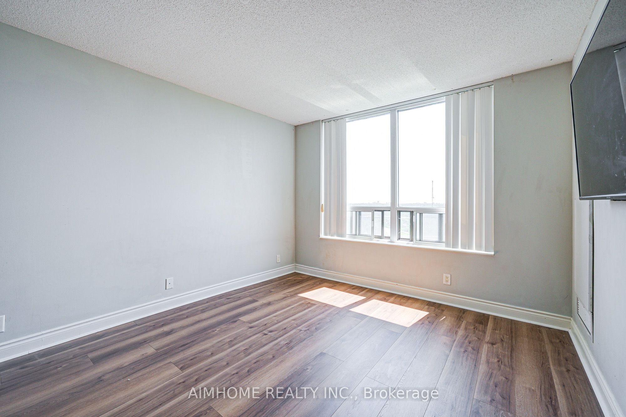 #1712 - 78 Harrison Garden Boulevard Property Photo 14