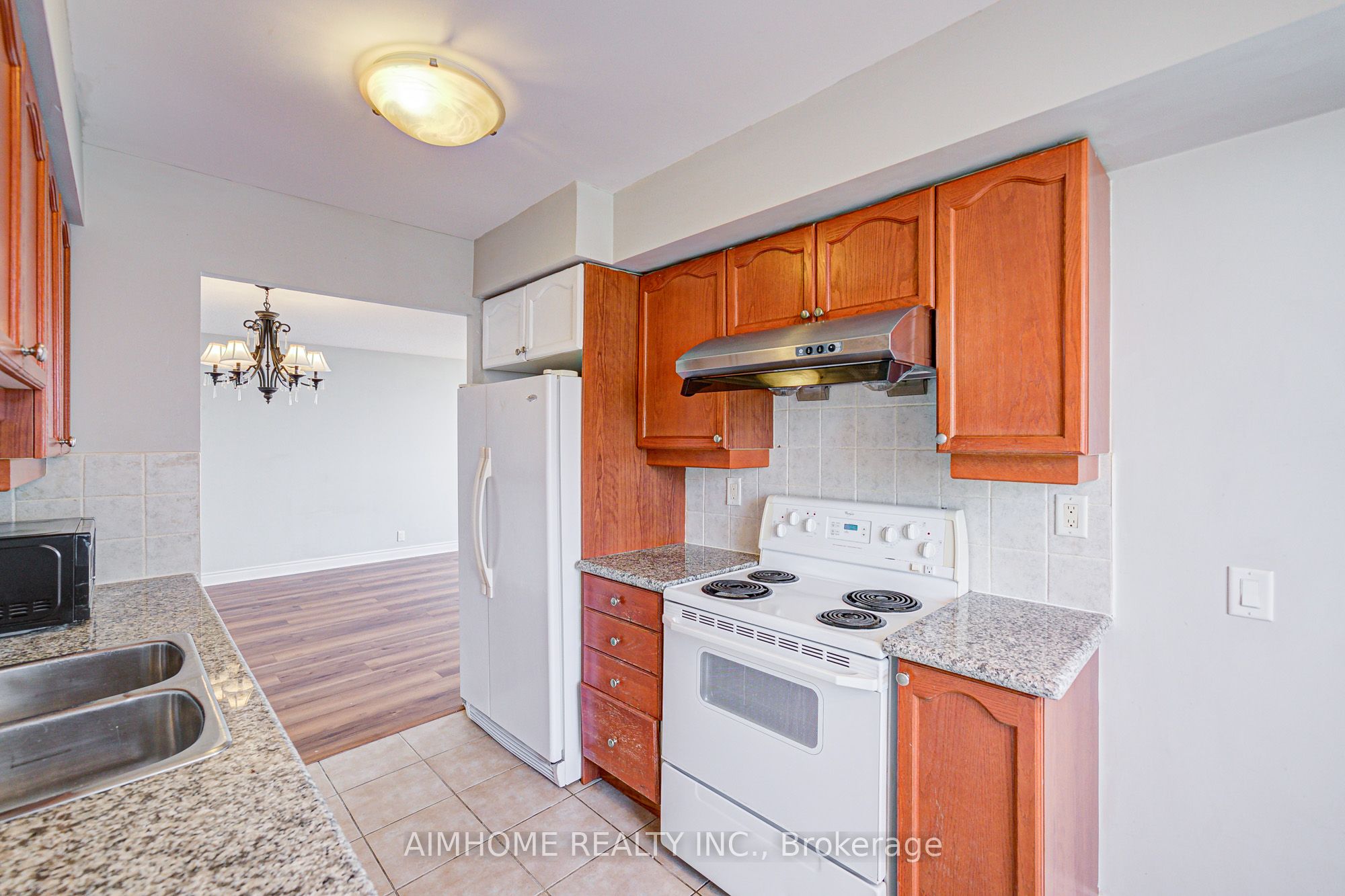 #1712 - 78 Harrison Garden Boulevard Property Photo 18