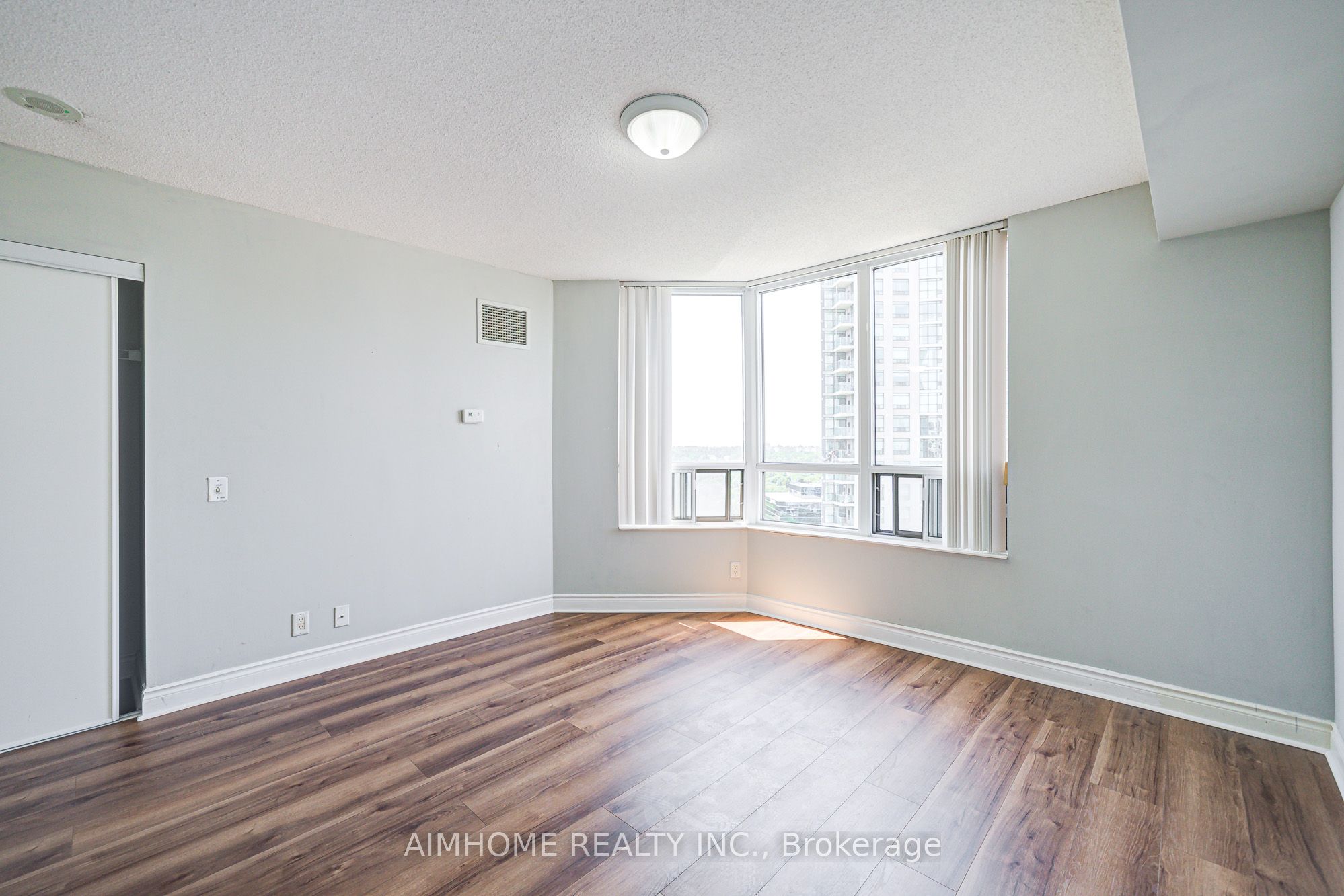 #1712 - 78 Harrison Garden Boulevard Property Photo 21