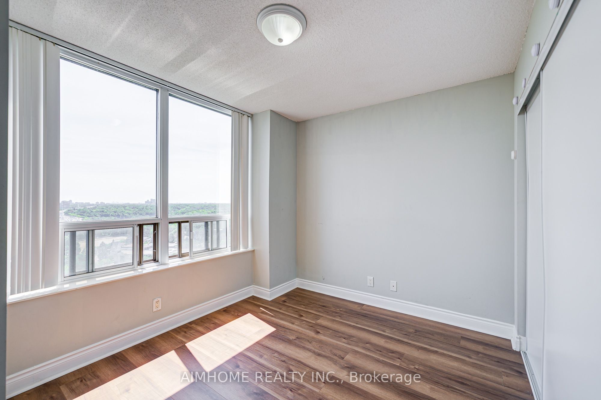 #1712 - 78 Harrison Garden Boulevard Property Photo 24