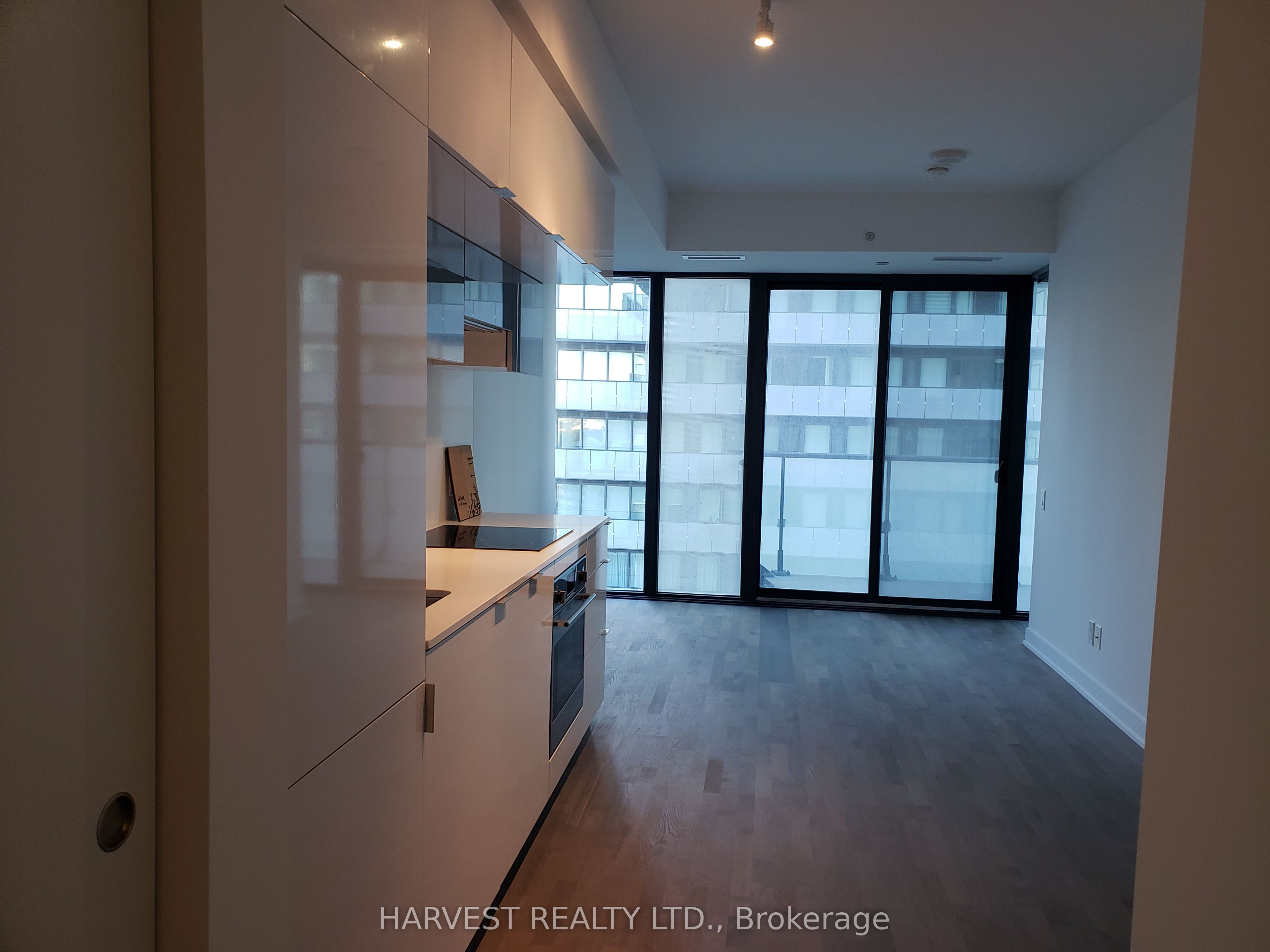 #1513 - 185 Roehampton Avenue Property Photo 3