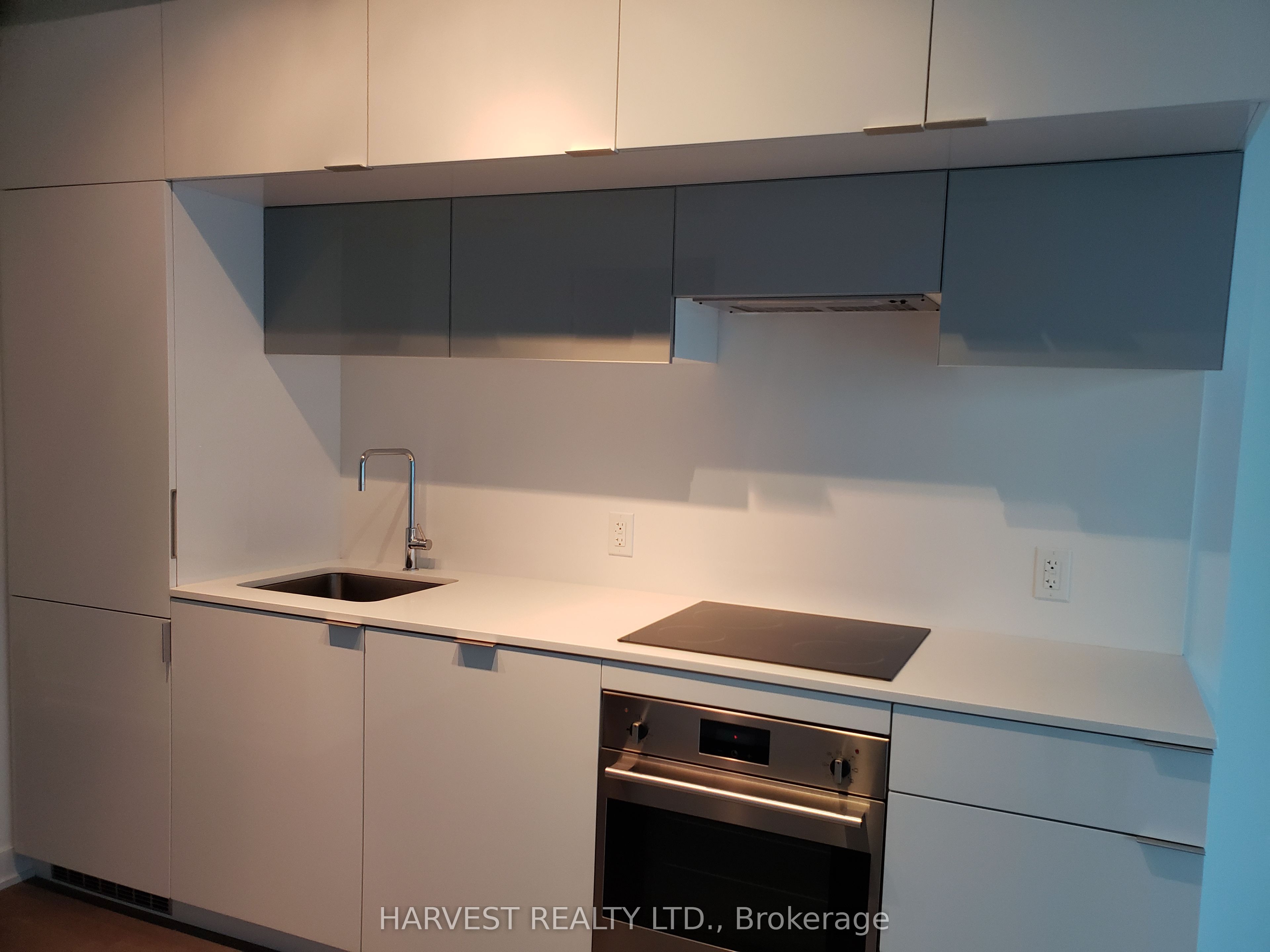 #1513 - 185 Roehampton Avenue Property Photo 5