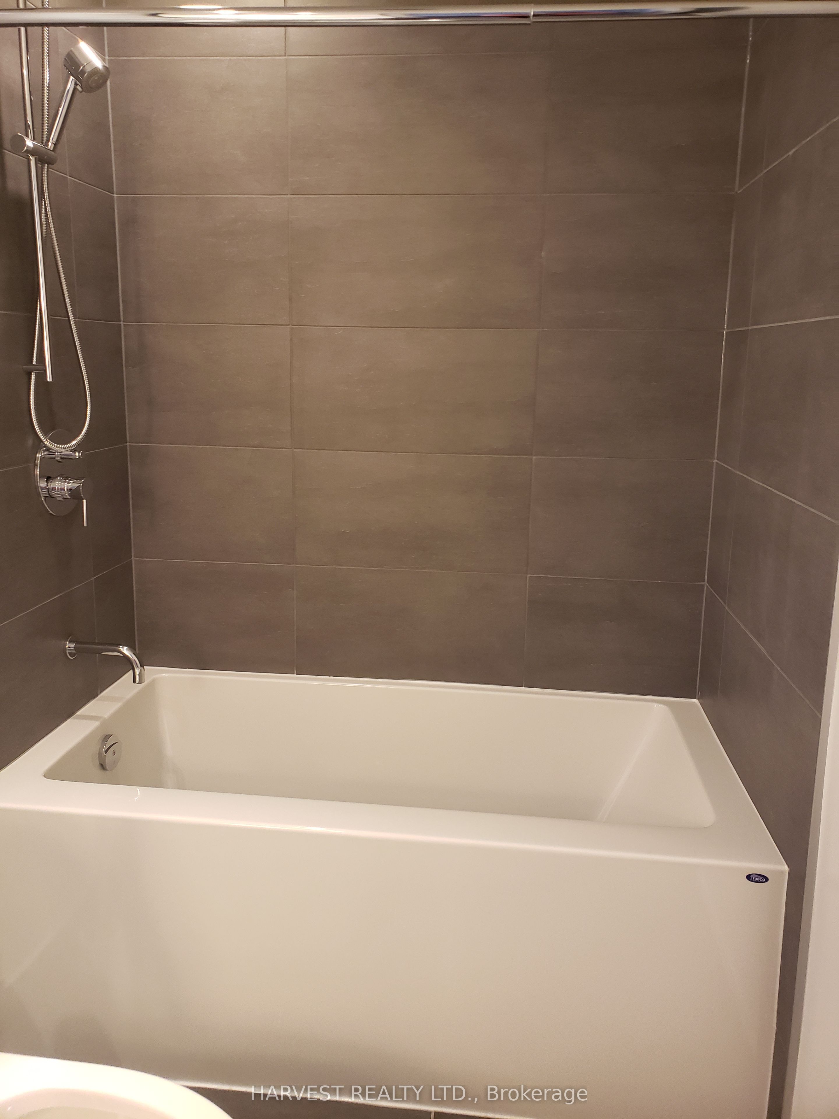 #1513 - 185 Roehampton Avenue Property Photo 8