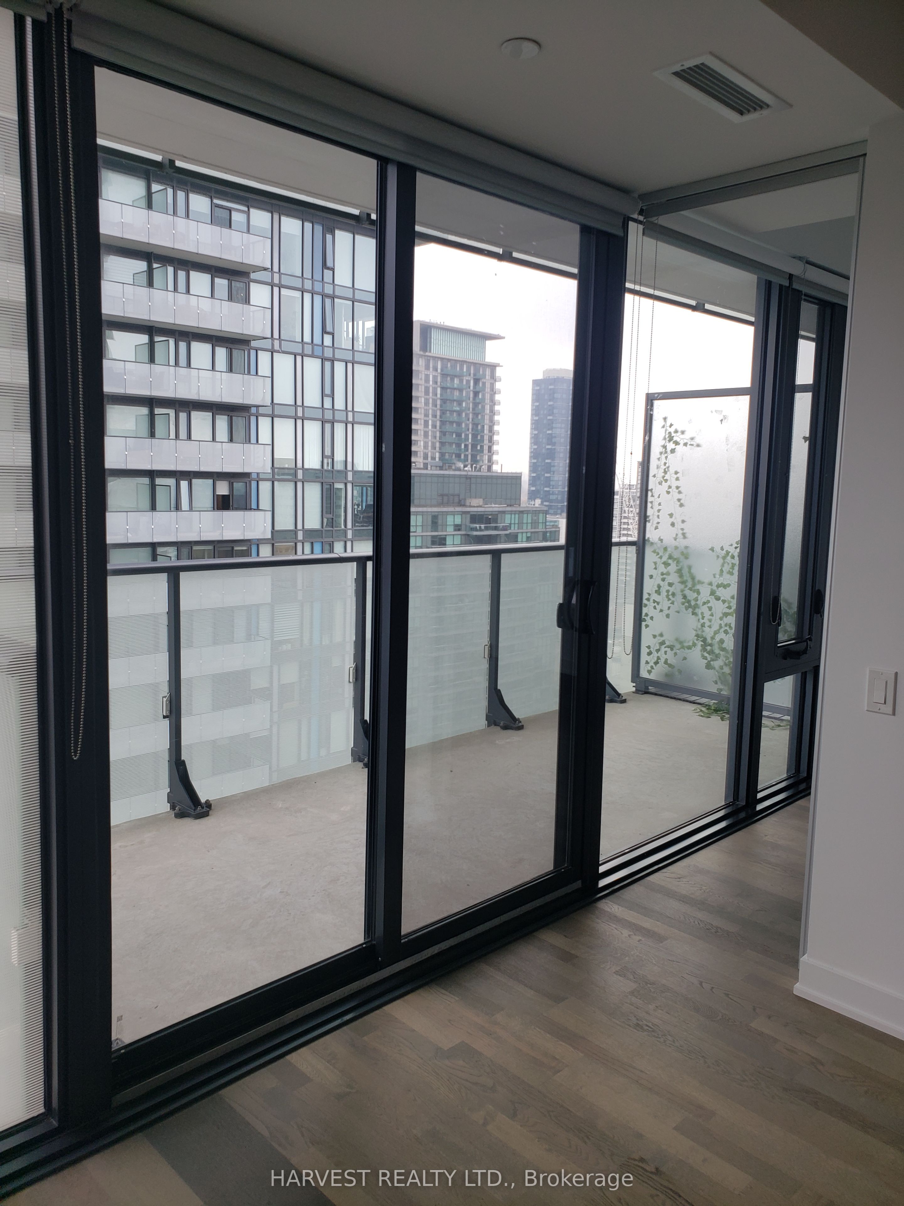 #1513 - 185 Roehampton Avenue Property Photo 12