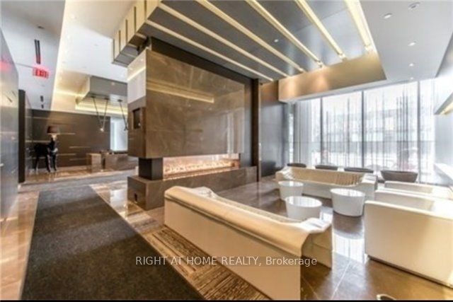 #2508 - 101 Charles Street Property Photo 4