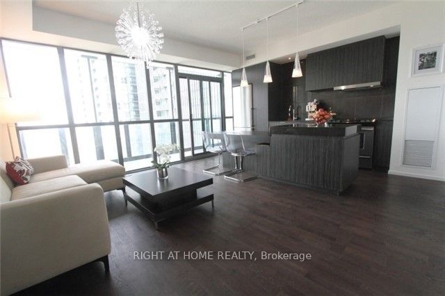 #2508 - 101 Charles Street Property Photo 6