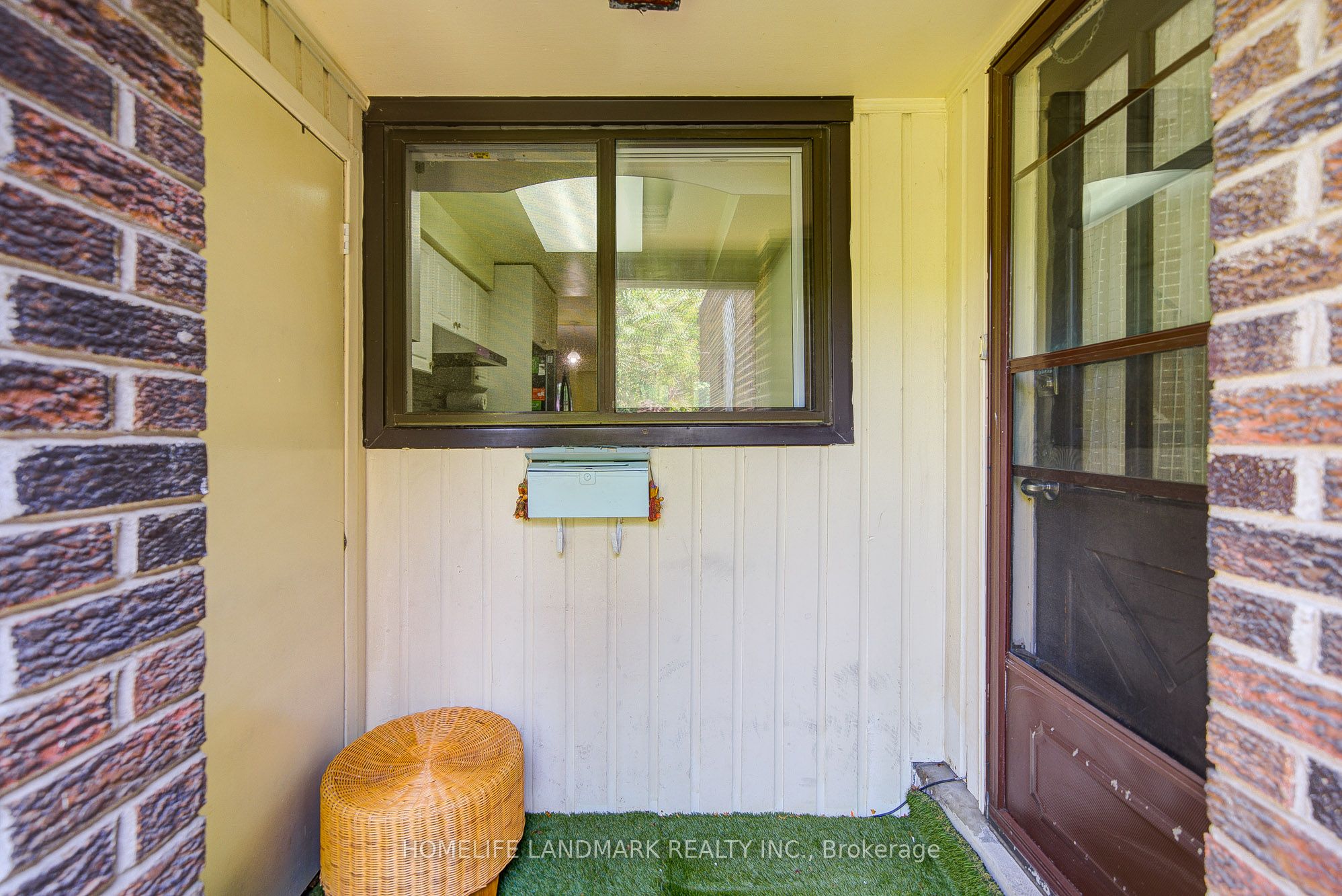 80 Spire Hillway Property Photo 3