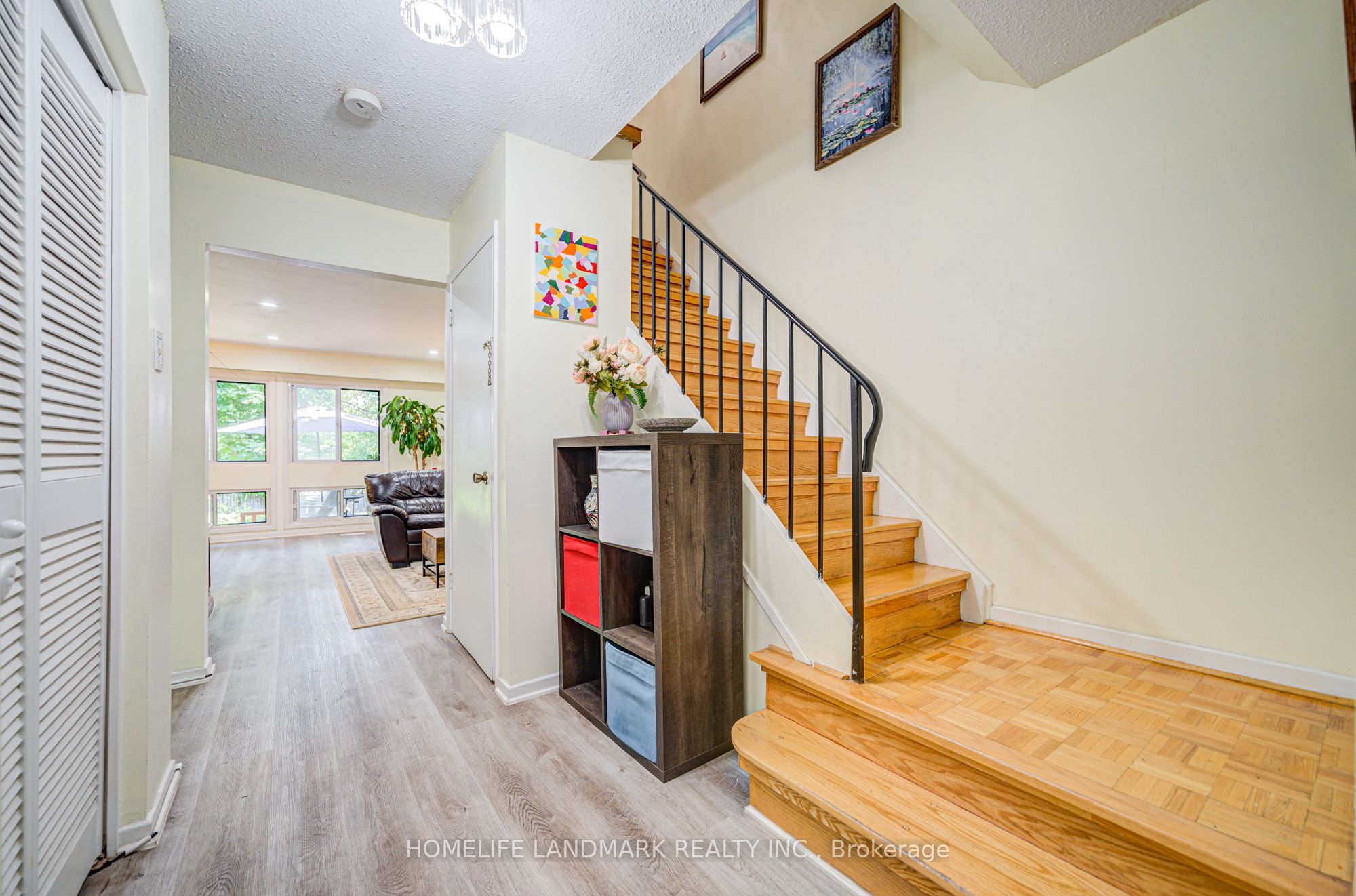80 Spire Hillway Property Photo 4