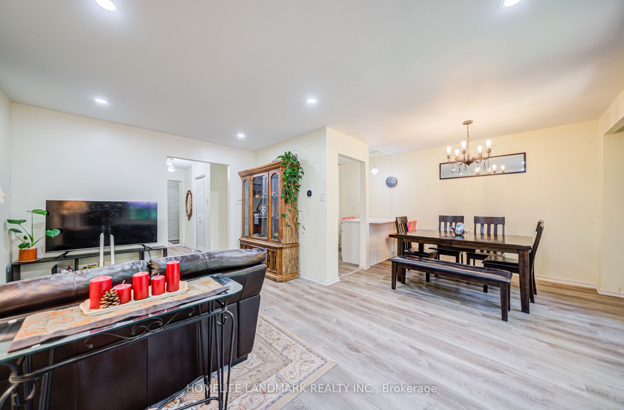 80 Spire Hillway Property Photo 7