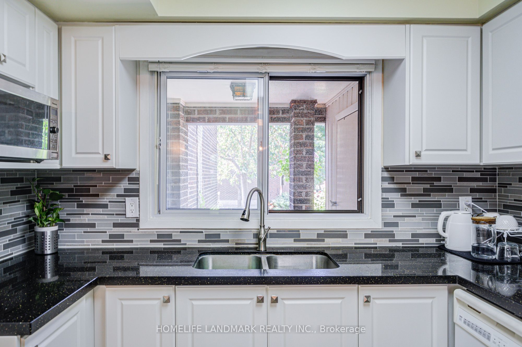 80 Spire Hillway Property Photo 15
