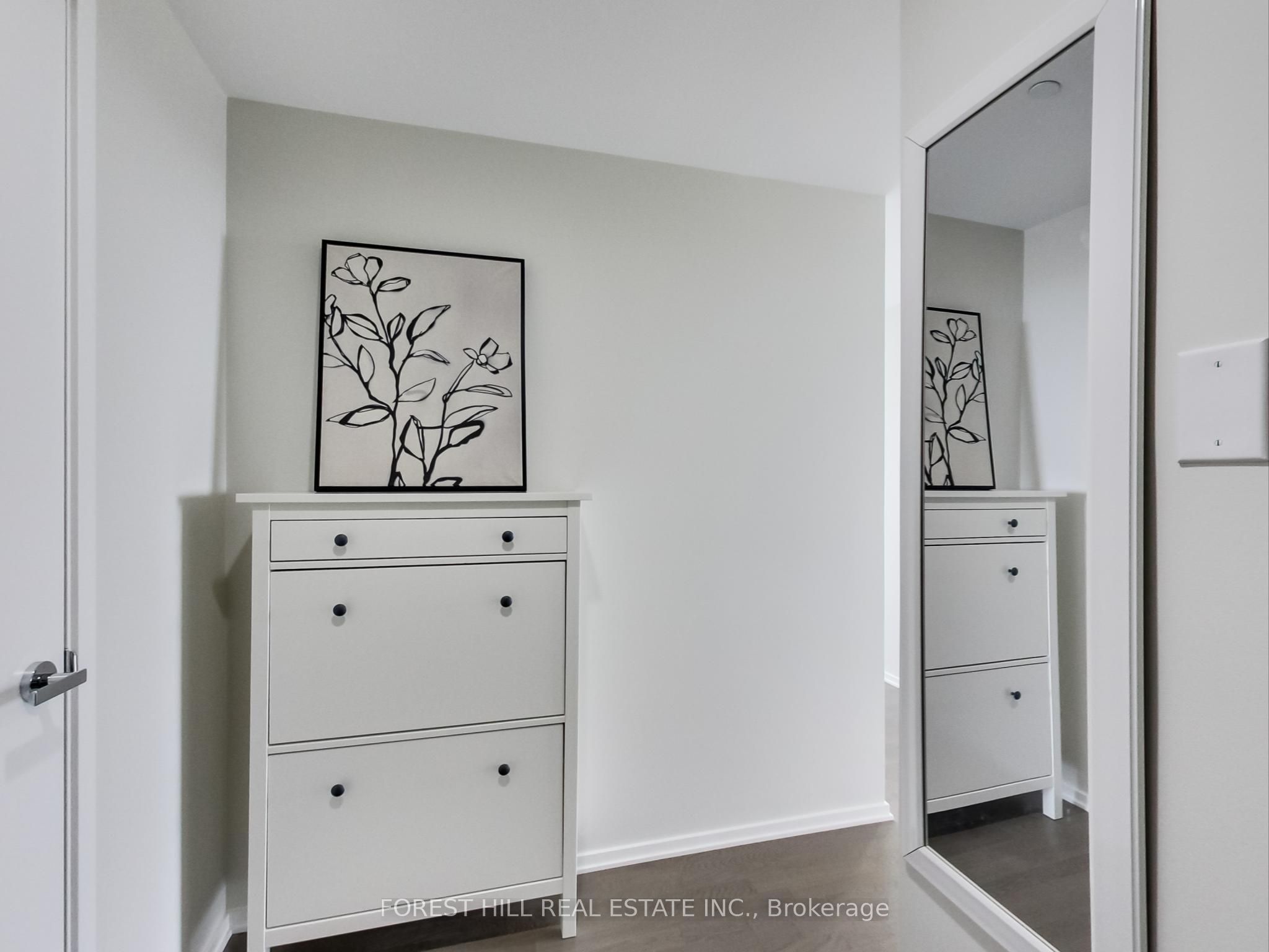 #6001 - 1 Bloor Street Property Photo 3