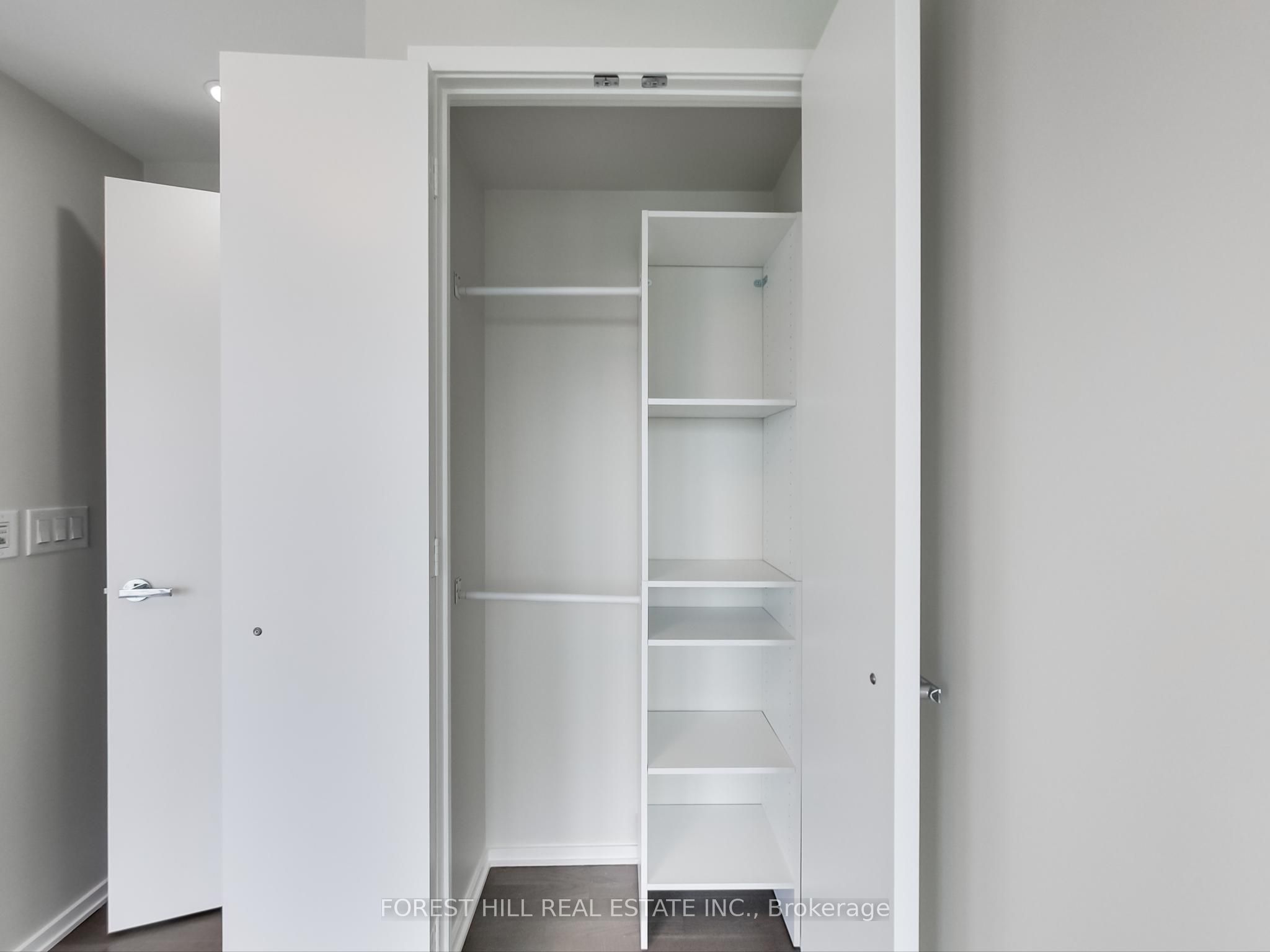 #6001 - 1 Bloor Street Property Photo 24