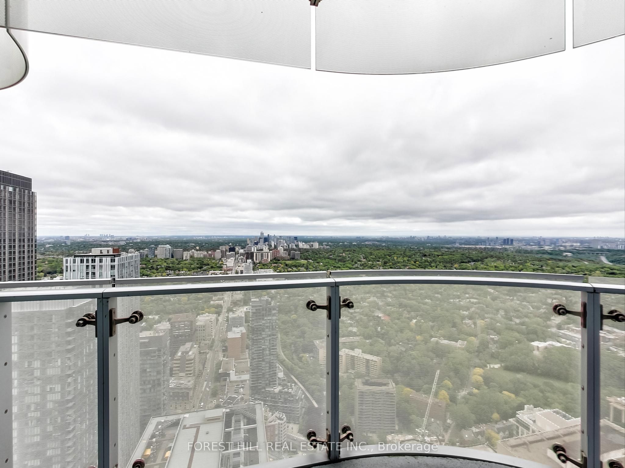 #6001 - 1 Bloor Street Property Photo 25