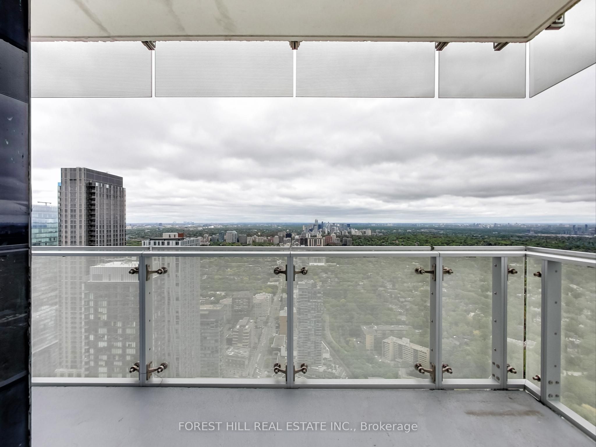 #6001 - 1 Bloor Street Property Photo 27