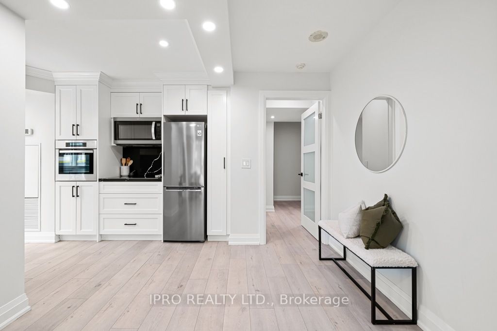 19 Grand Trunk Crescent 506 Property Photo 13