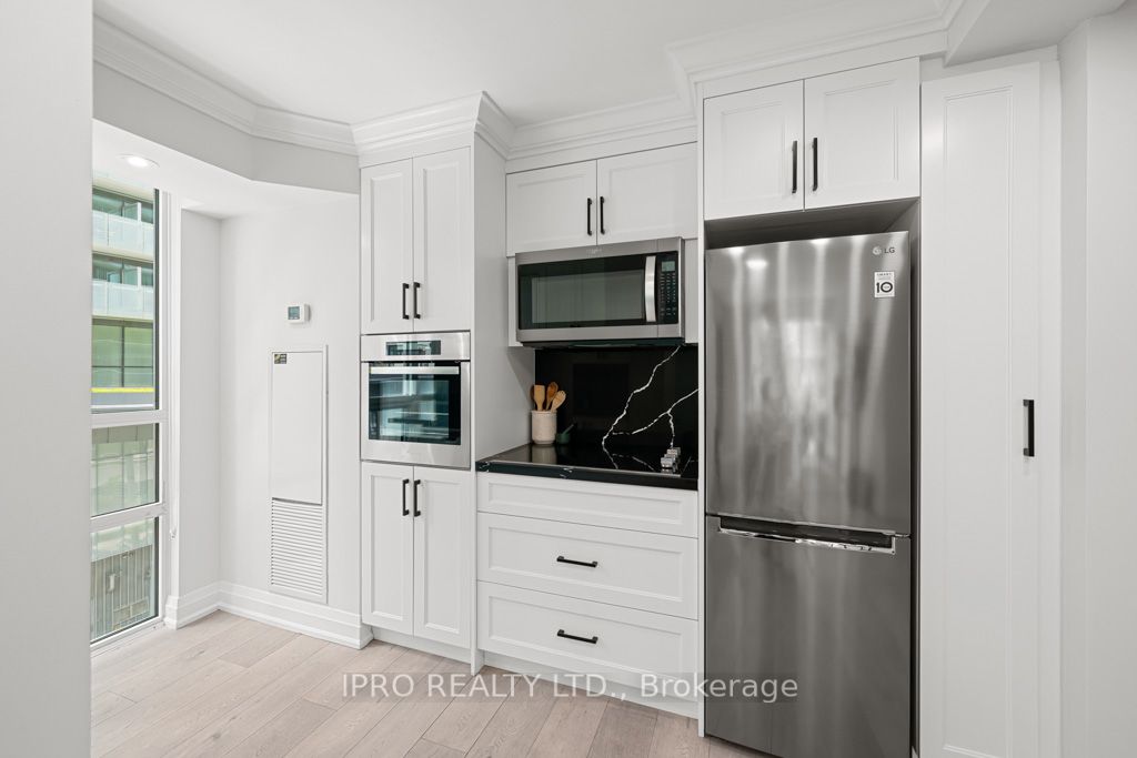 19 Grand Trunk Crescent 506 Property Photo 16