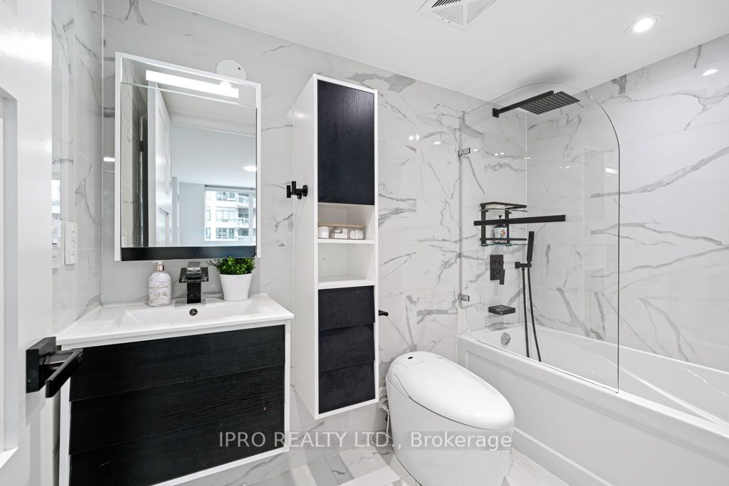 19 Grand Trunk Crescent 506 Property Photo 30
