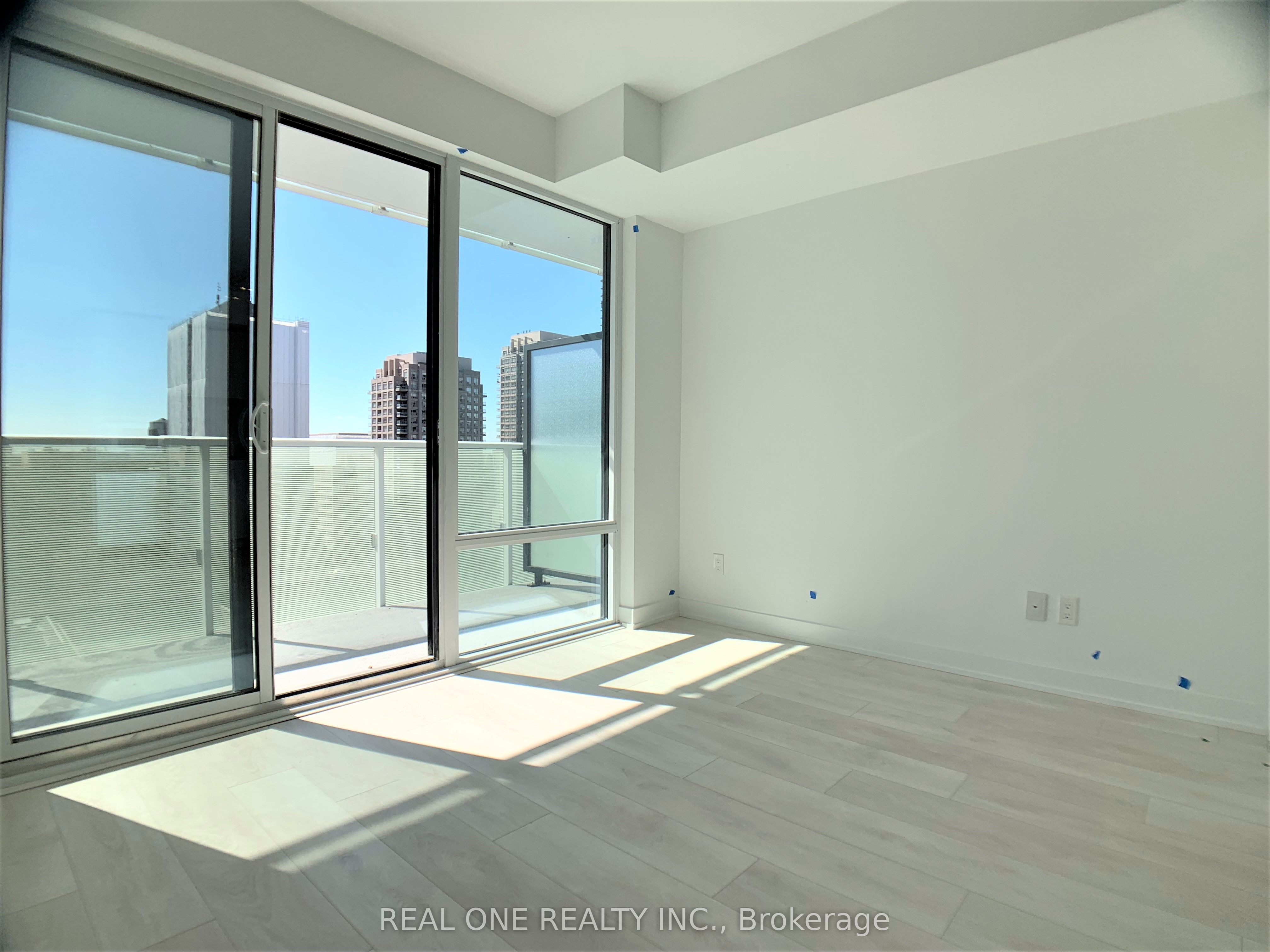 #1513 - 501 Yonge Street Property Photo 14