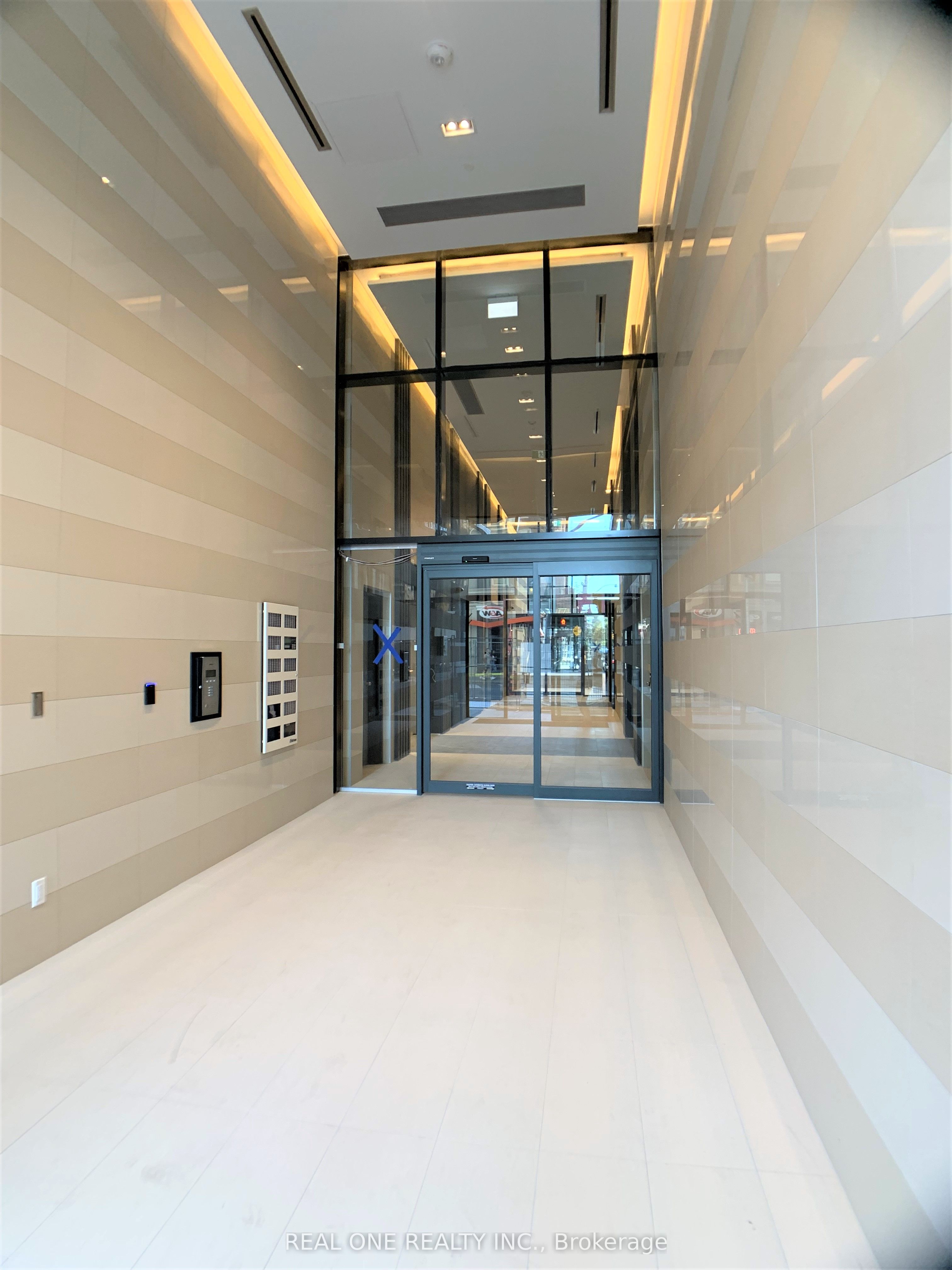 #1513 - 501 Yonge Street Property Photo 17