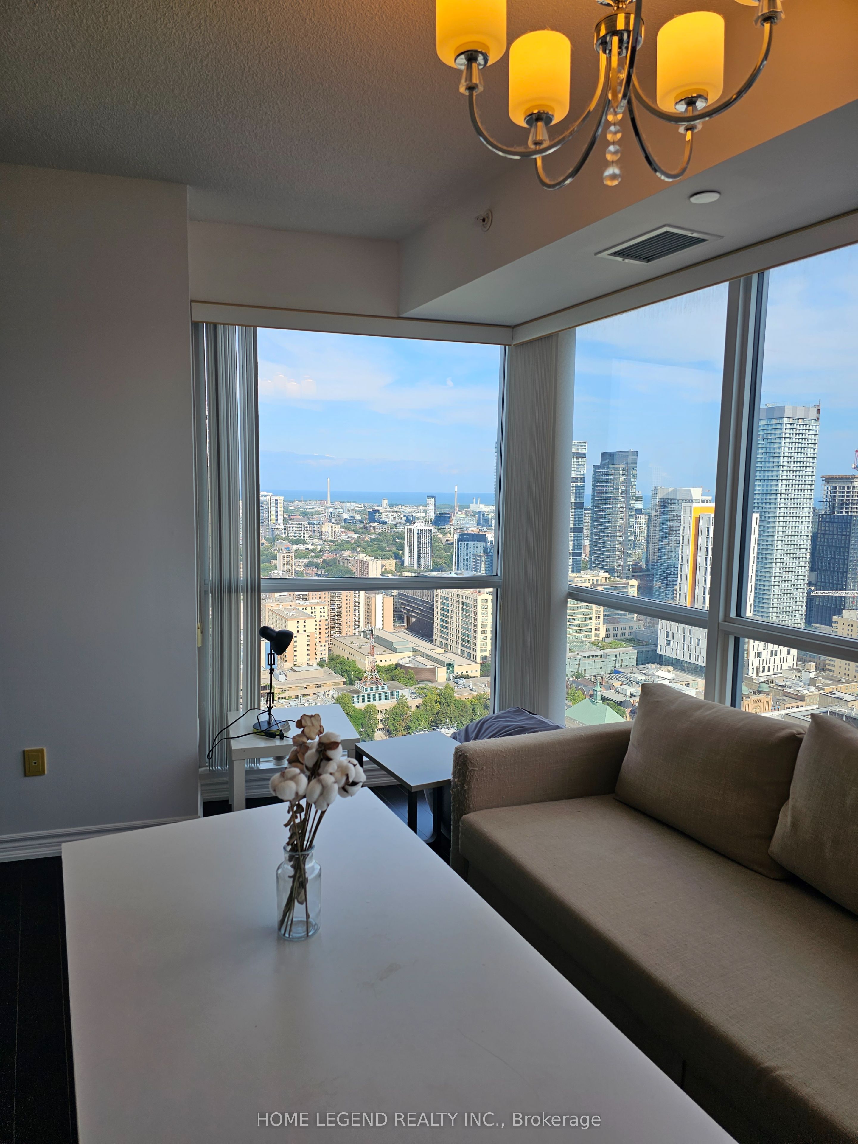 #3407 - 386 Yonge Street Property Photo 8
