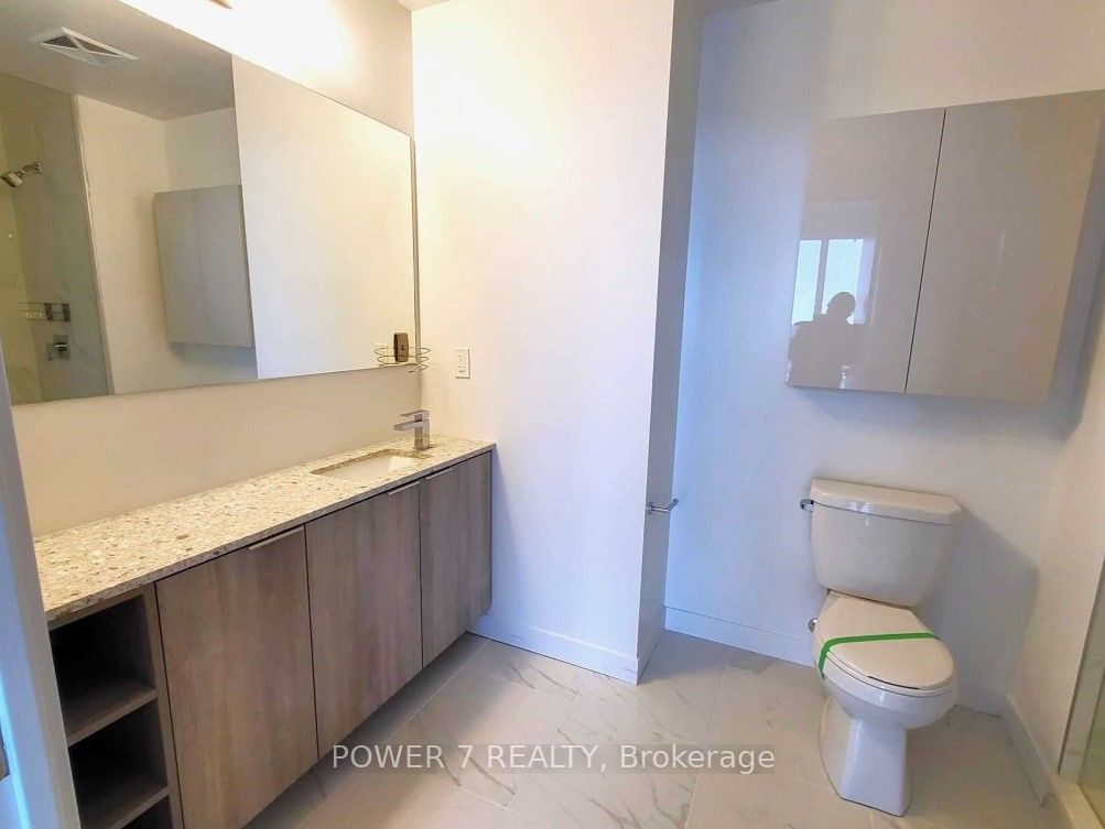 #1110 - 31 Tippett Road Property Photo 10