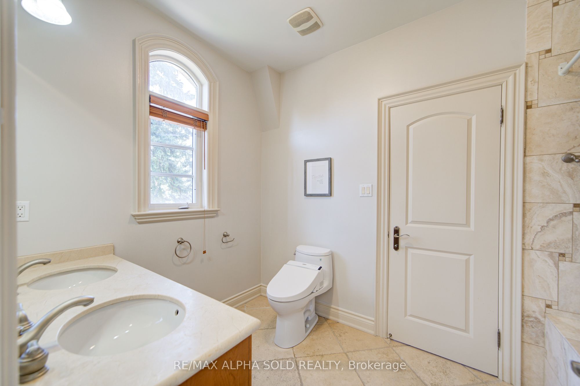 219 Greenfield Avenue Property Photo 37