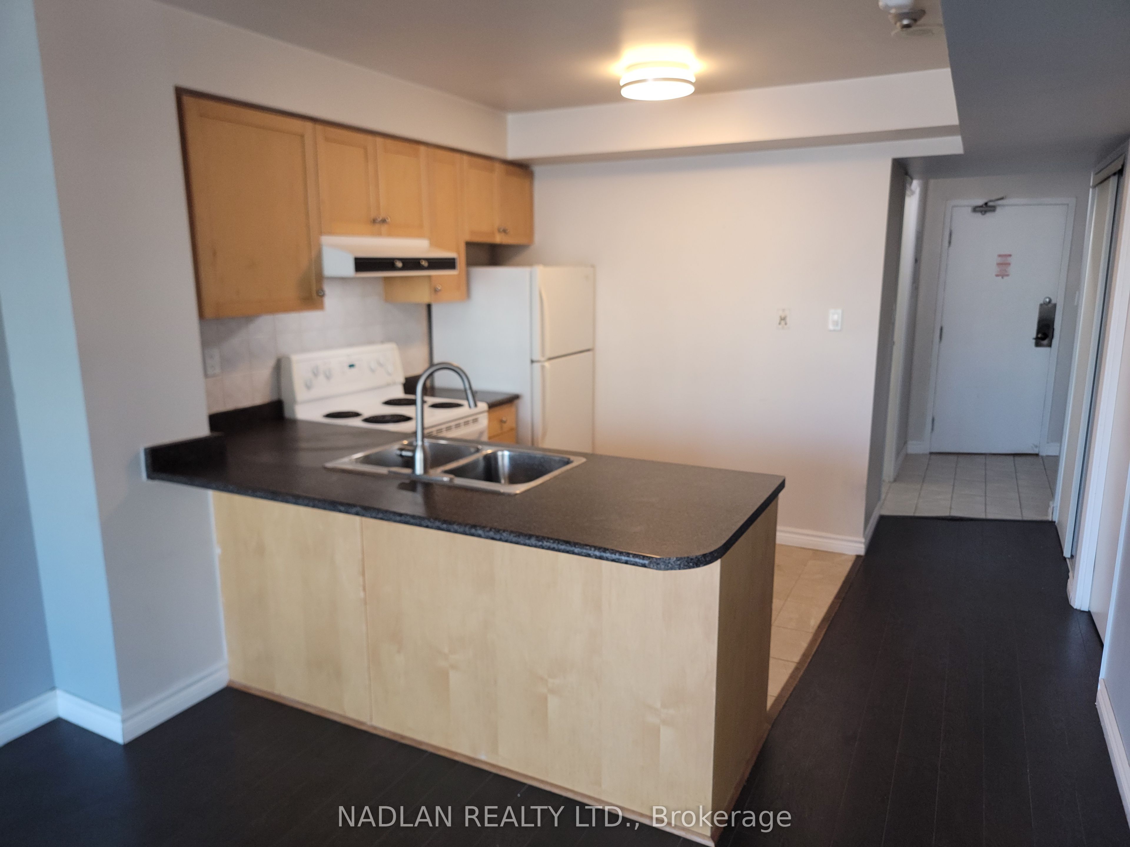 650 Queens Quay W 305 Property Photo 10
