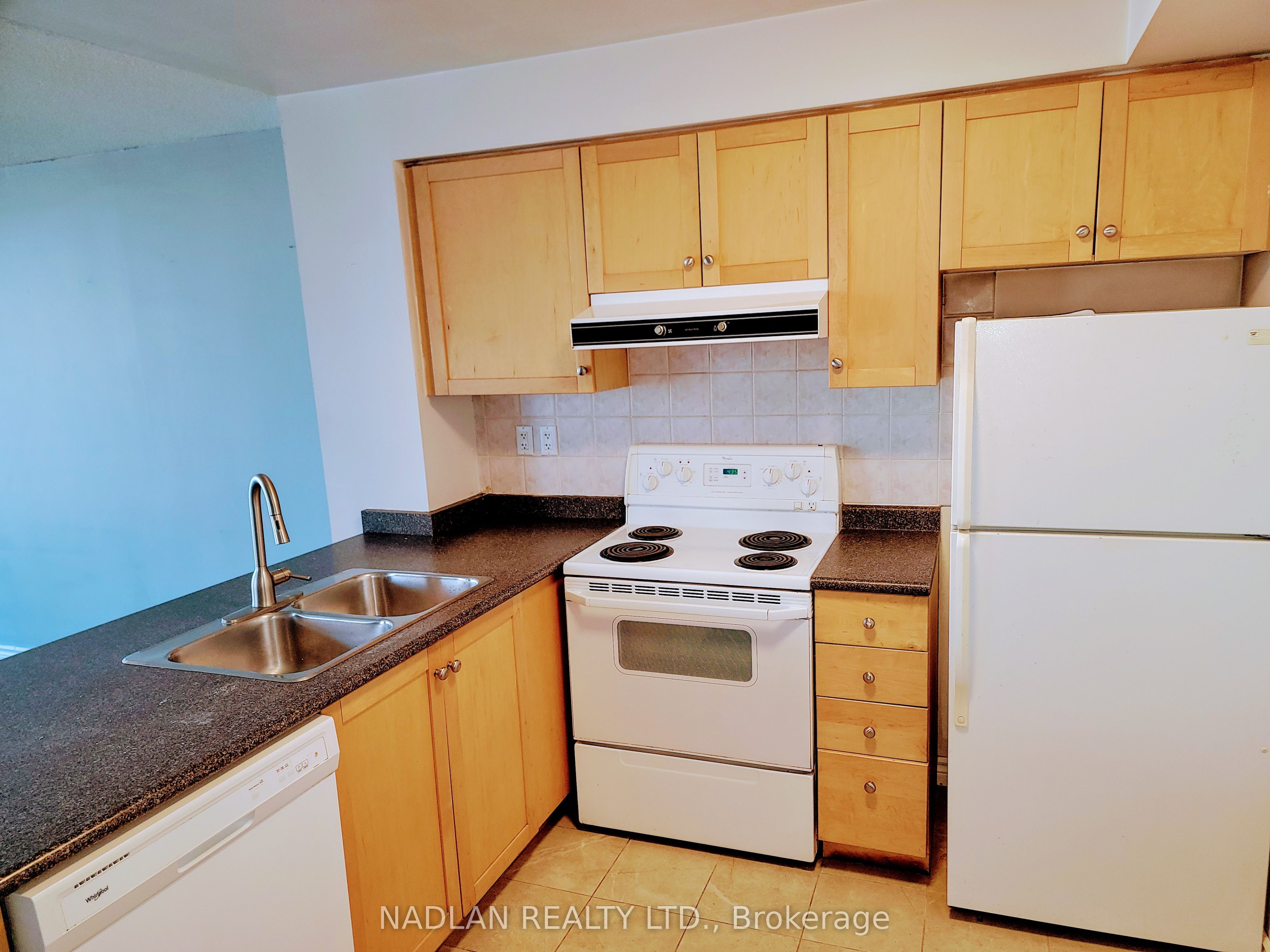 650 Queens Quay W 305 Property Photo 11