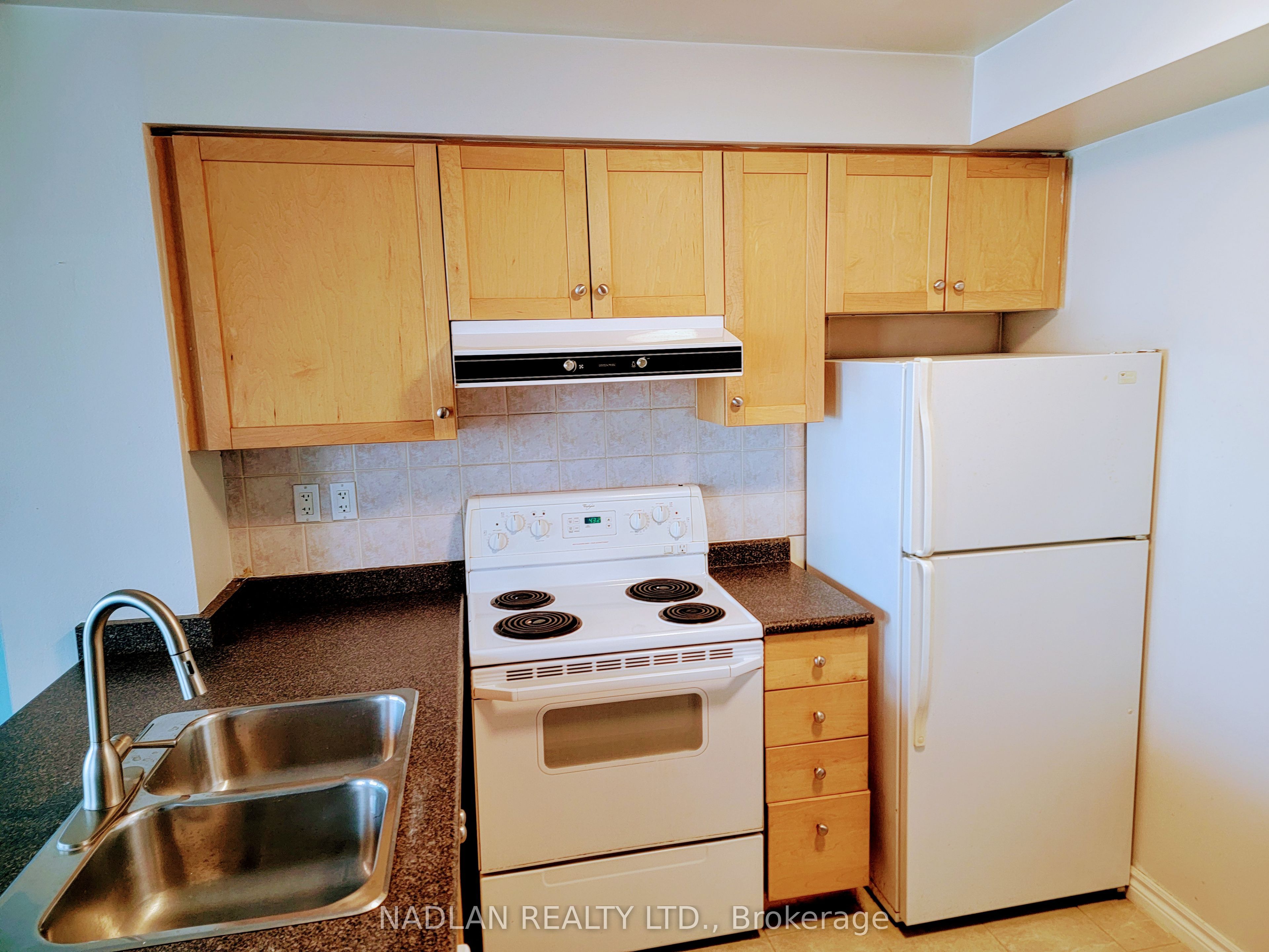 650 Queens Quay W 305 Property Photo 12