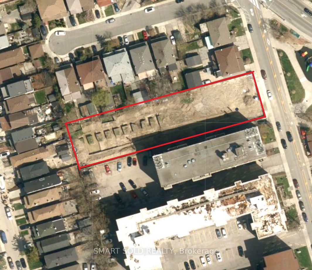 464-468 Winona Drive Property Photo 2