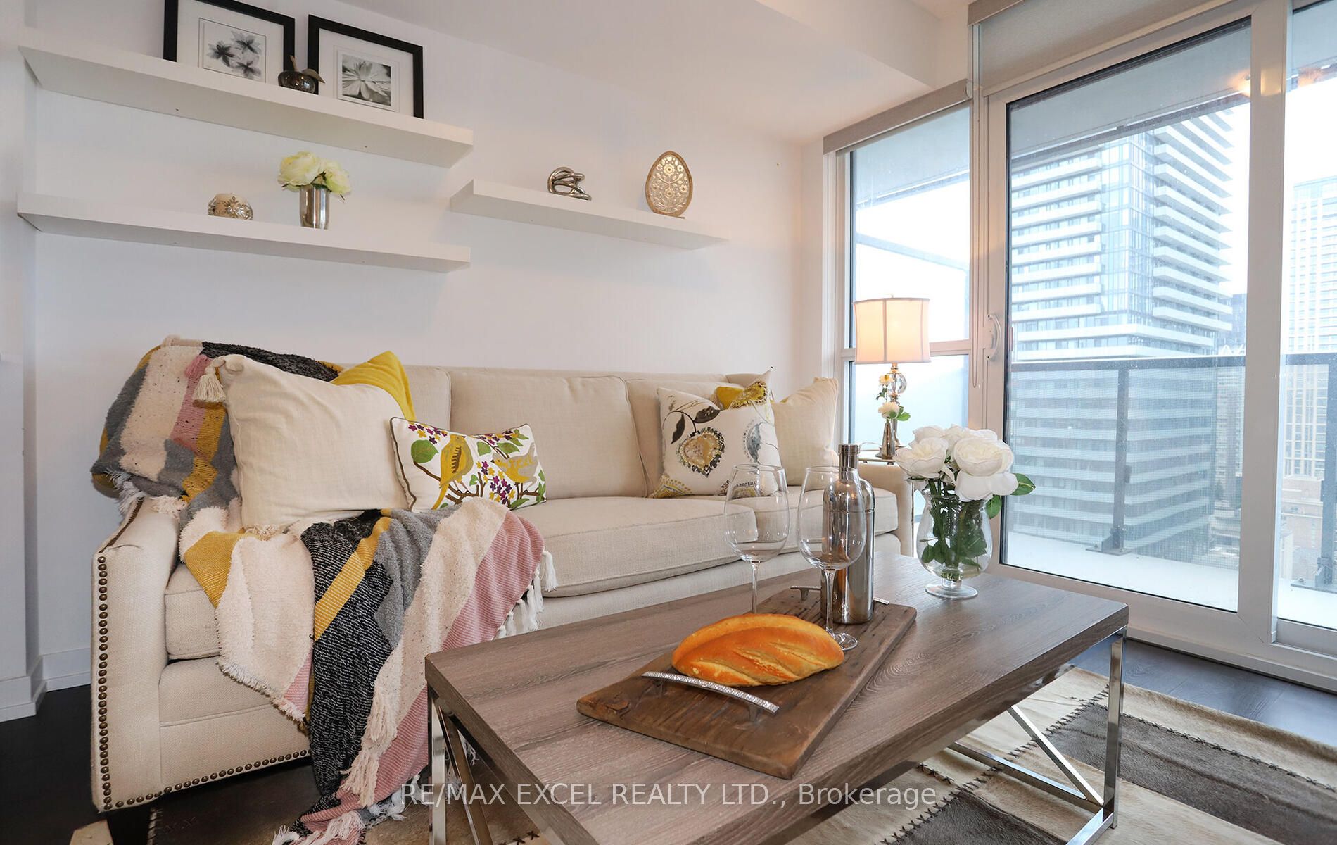 125 Redpath Avenue 1804 Property Photo 3