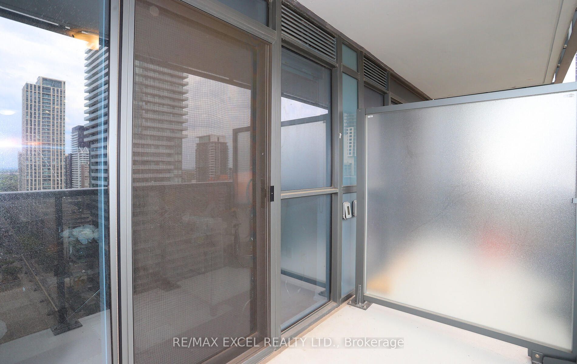 125 Redpath Avenue 1804 Property Photo 4