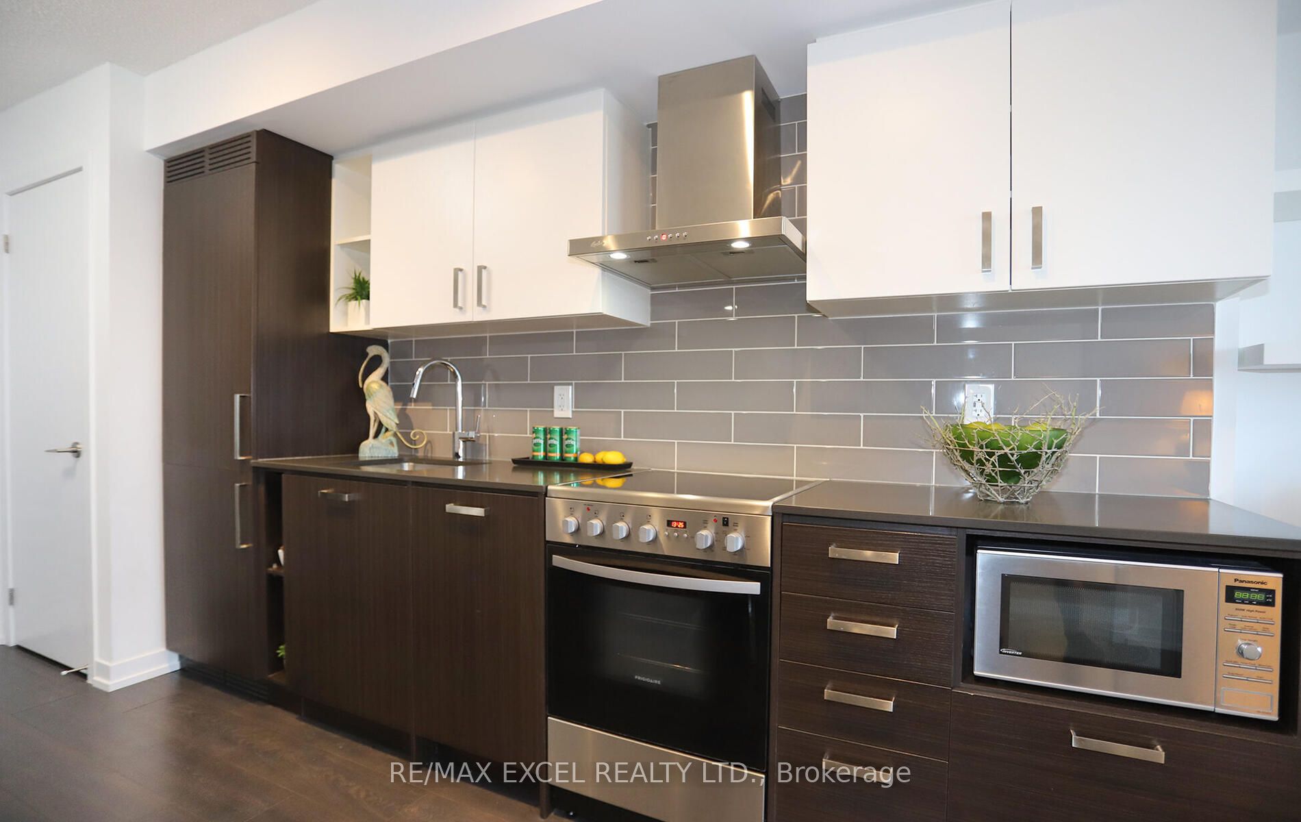 125 Redpath Avenue 1804 Property Photo 12