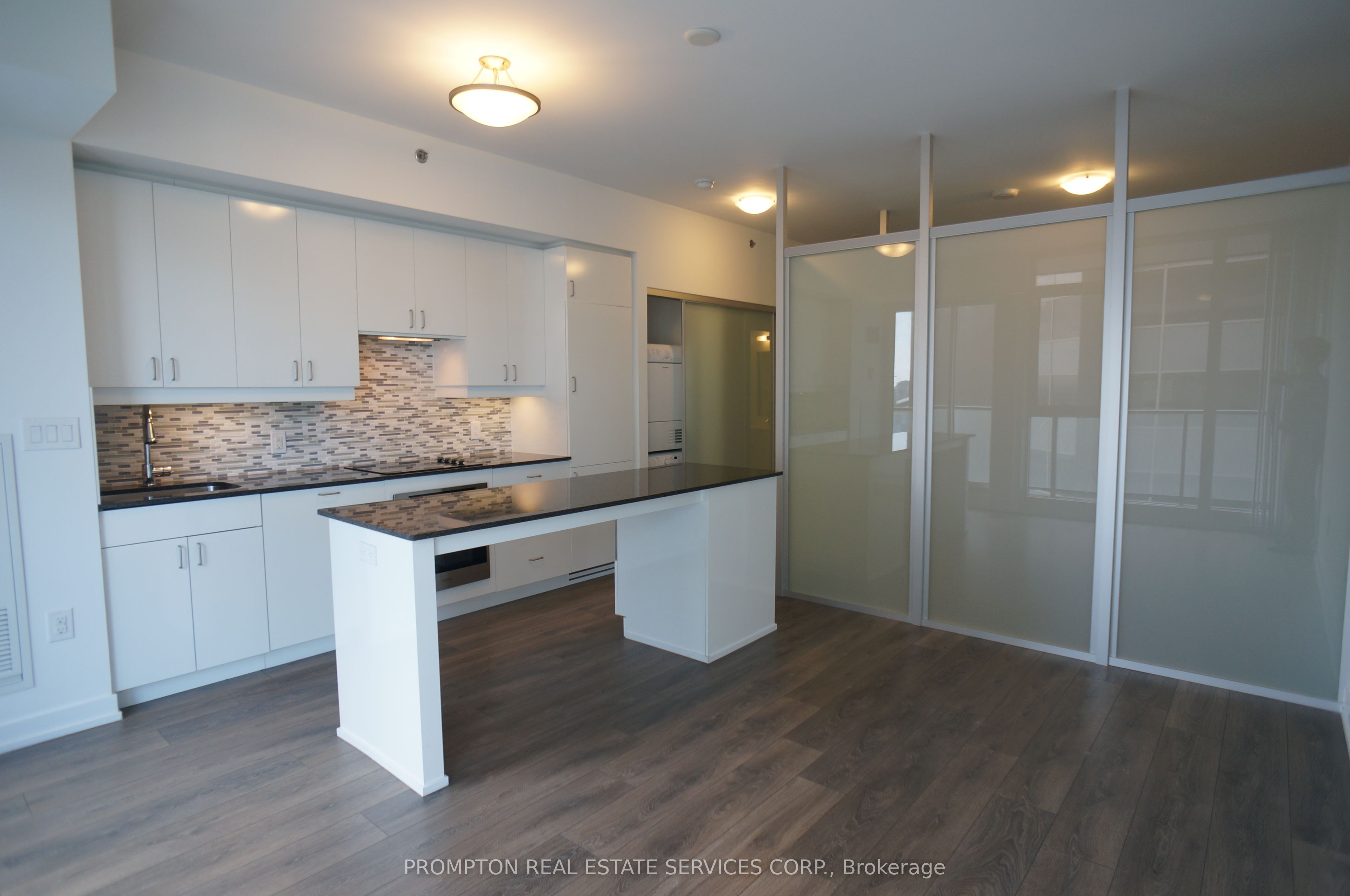 426 University Avenue 3005 Property Photo 1