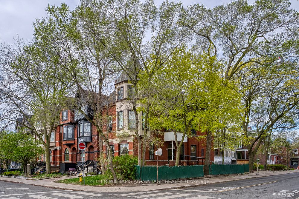43 Dewson Street Property Photo 1