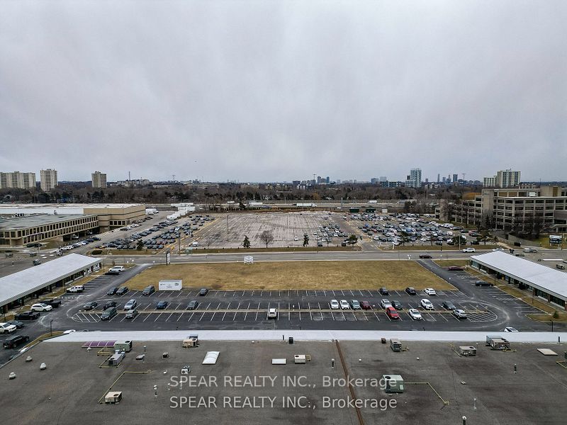 280-422 Consumers Road Property Photo 1