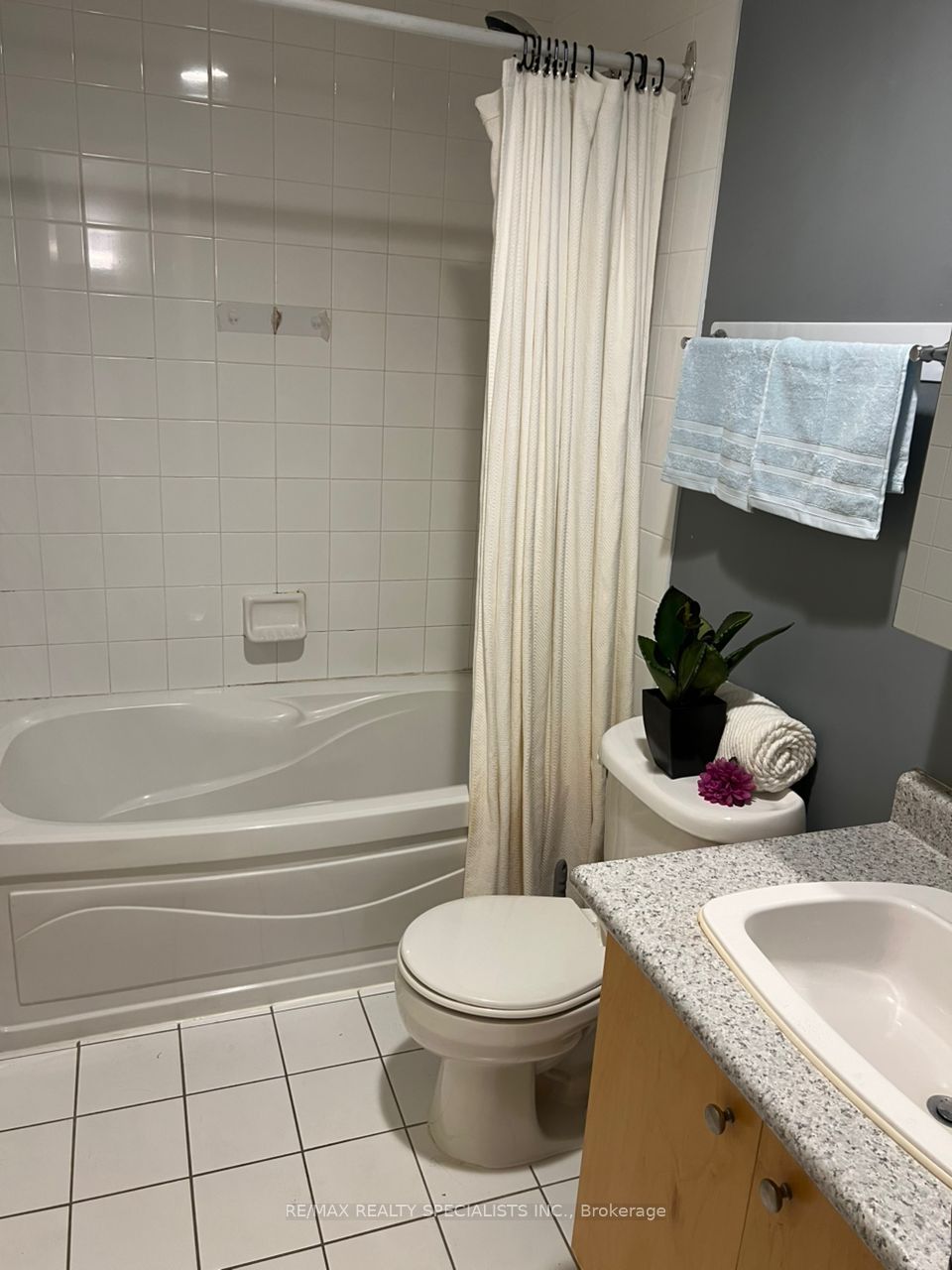 700 King Street W 519 Property Photo 10