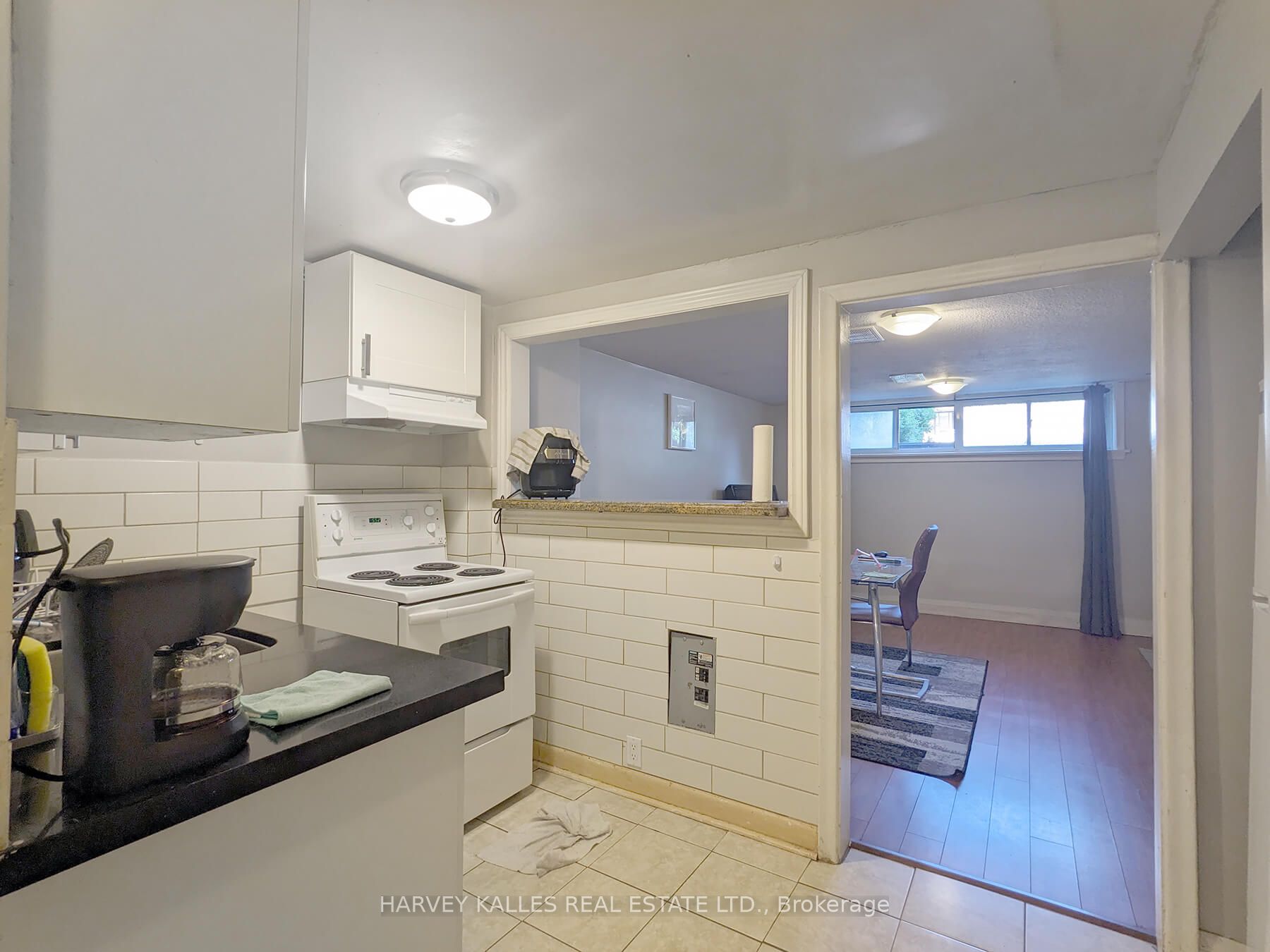 242 Robina Avenue Lower Property Photo 6