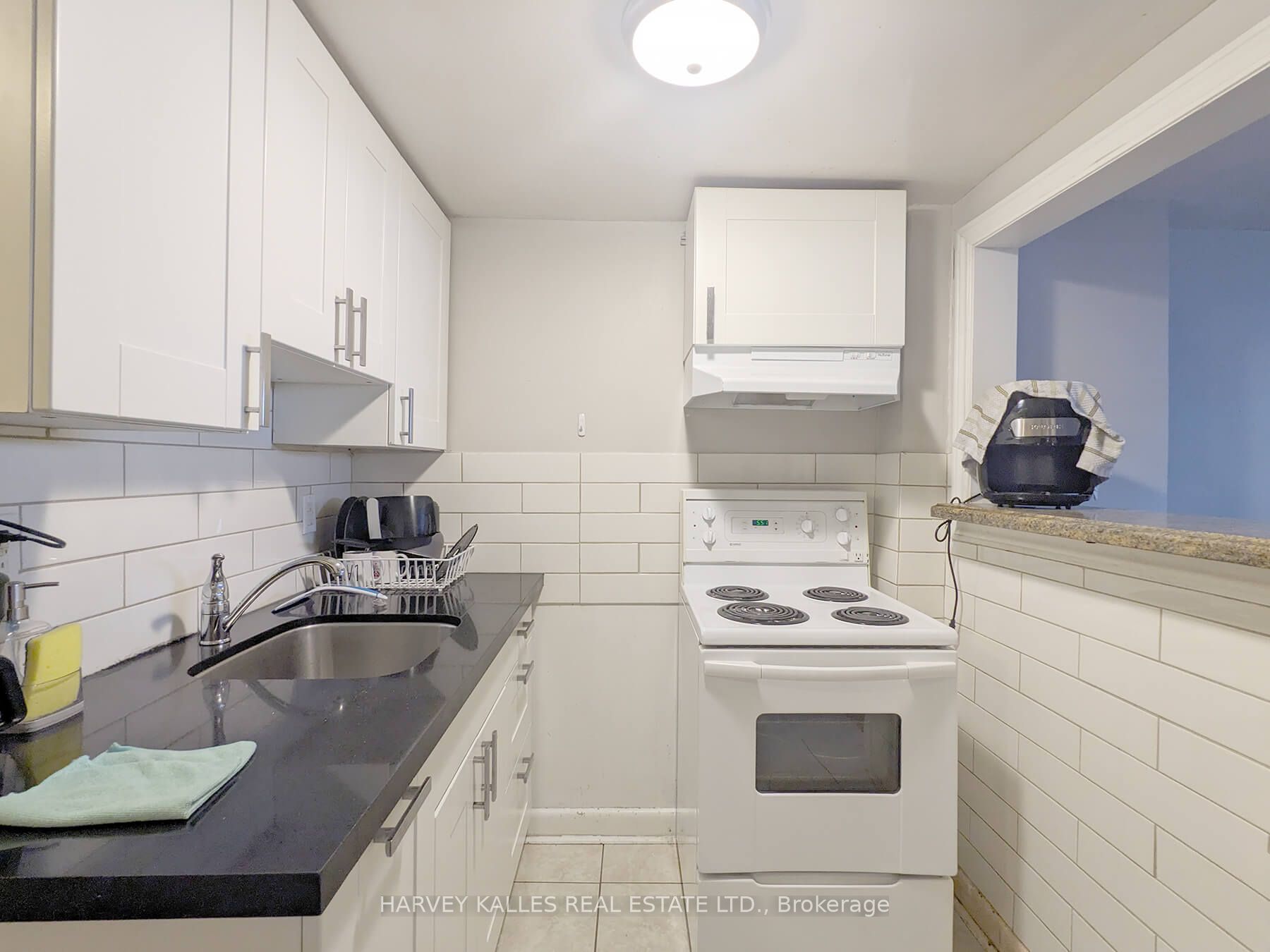 242 Robina Avenue Lower Property Photo 7