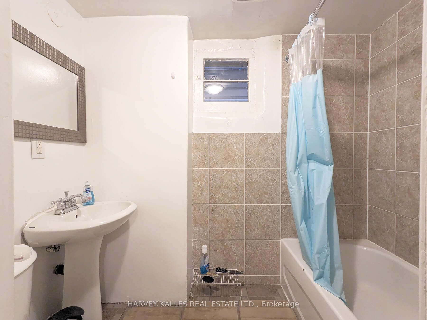 242 Robina Avenue Lower Property Photo 13